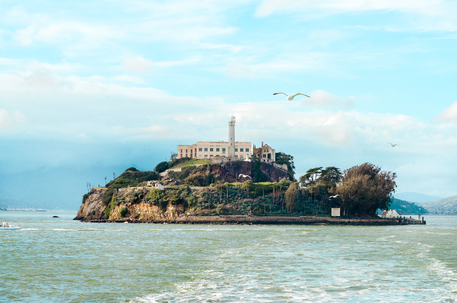 San Francisco: Hop-On Hop-Off Bus with Ferry & Alcatraz Tour – San Francisco, California