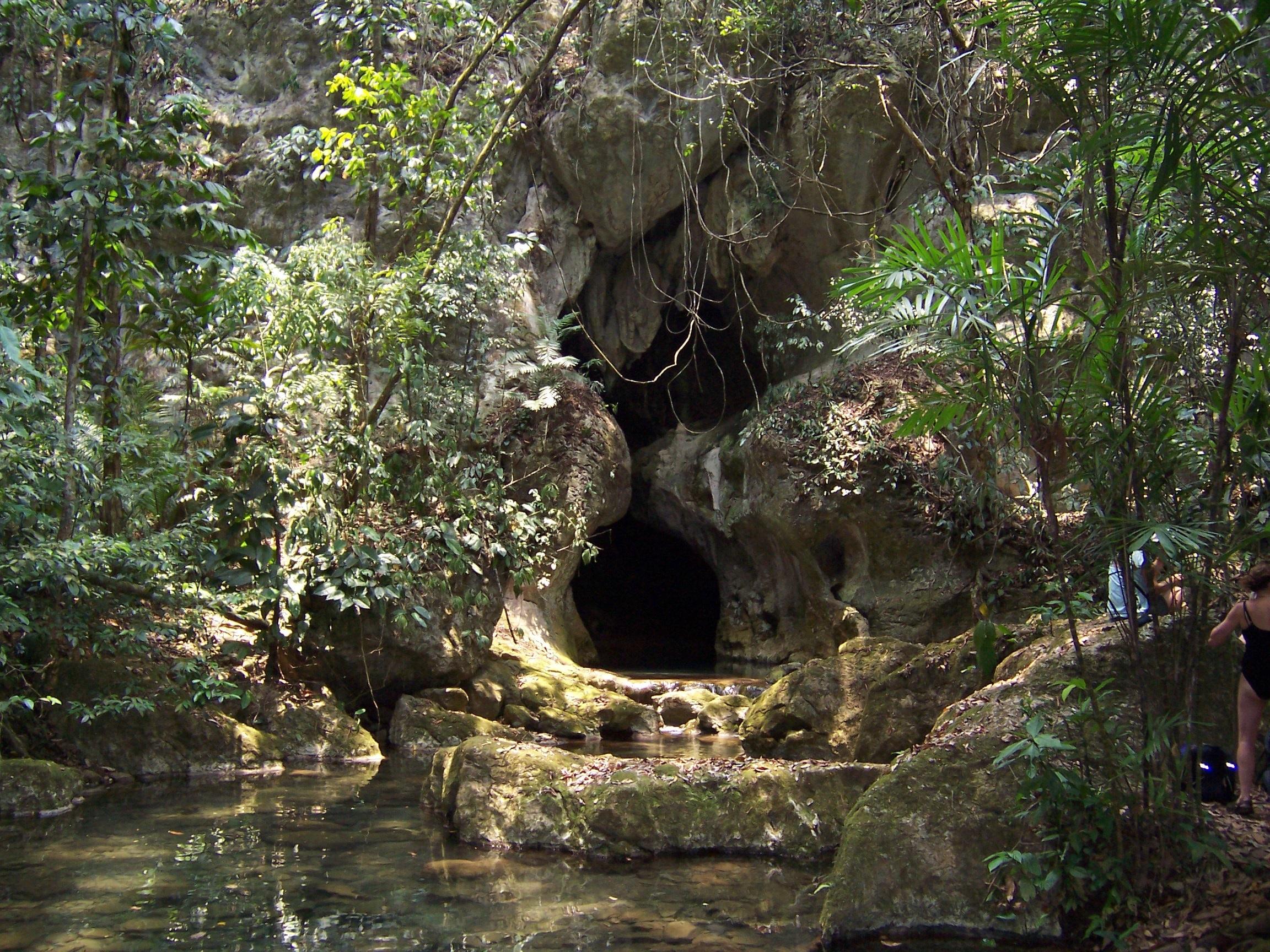 San Ignacio: Actun Tunichil Muknal (ATM) Cave Full-Day Tour – Actun Tunichil Muknal, Belize