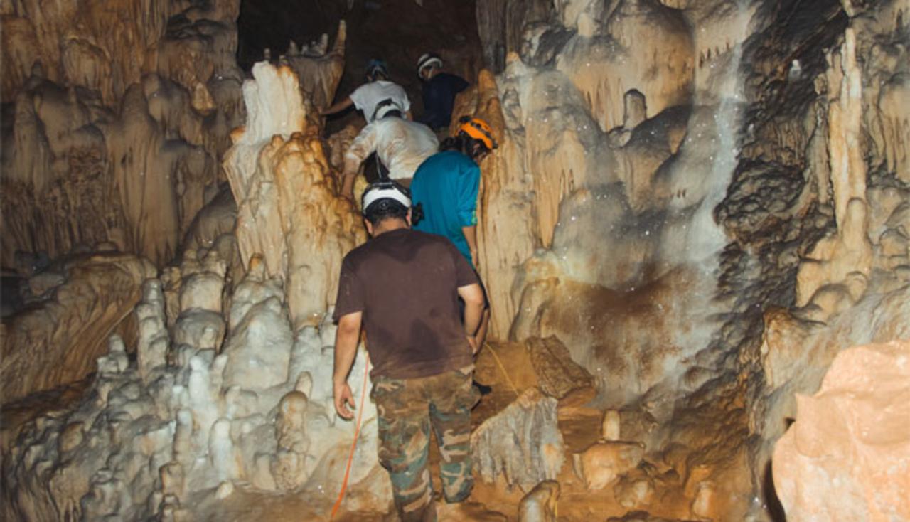 San Ignacio: Crystal Cave & Blue Hole National Park + Lunch – St. Herman’s Blue Hole National Park, Belize