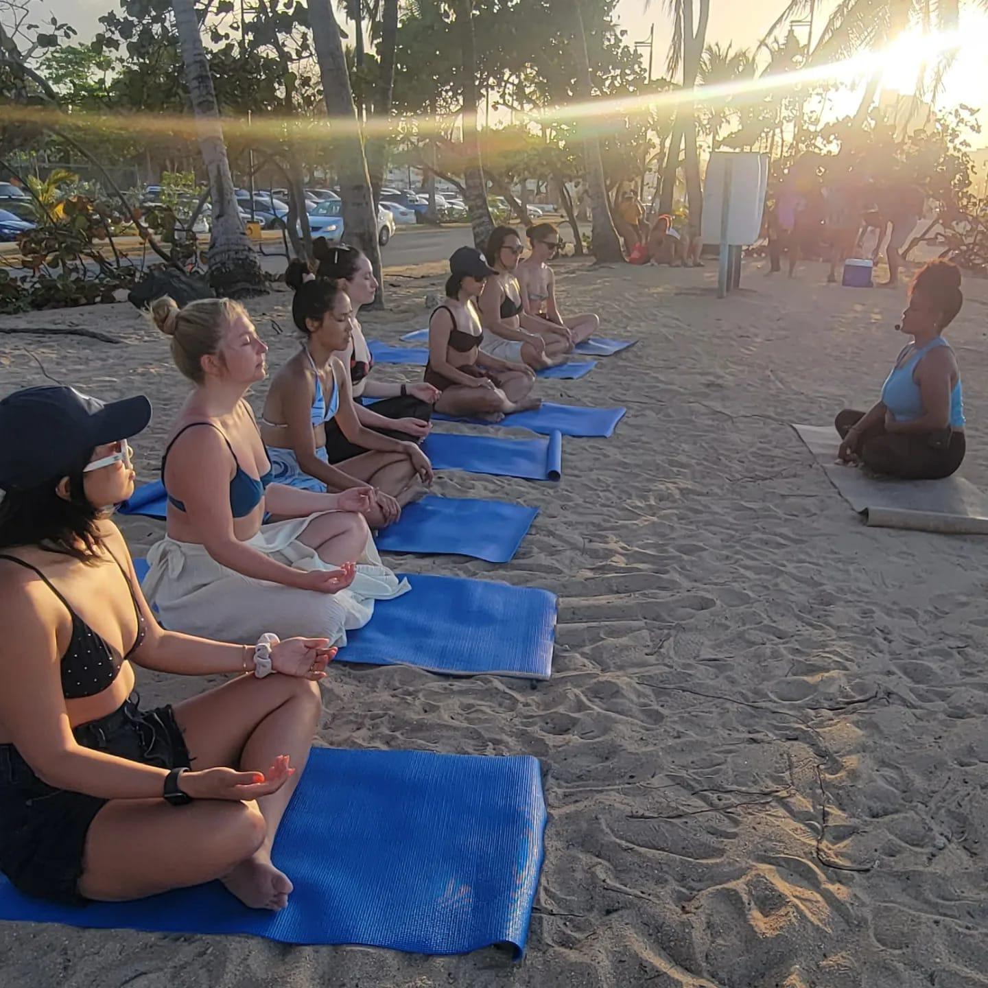 San Juan: Ocean Breeze Sunset Yoga Beach Class – San Juan, Puerto Rico