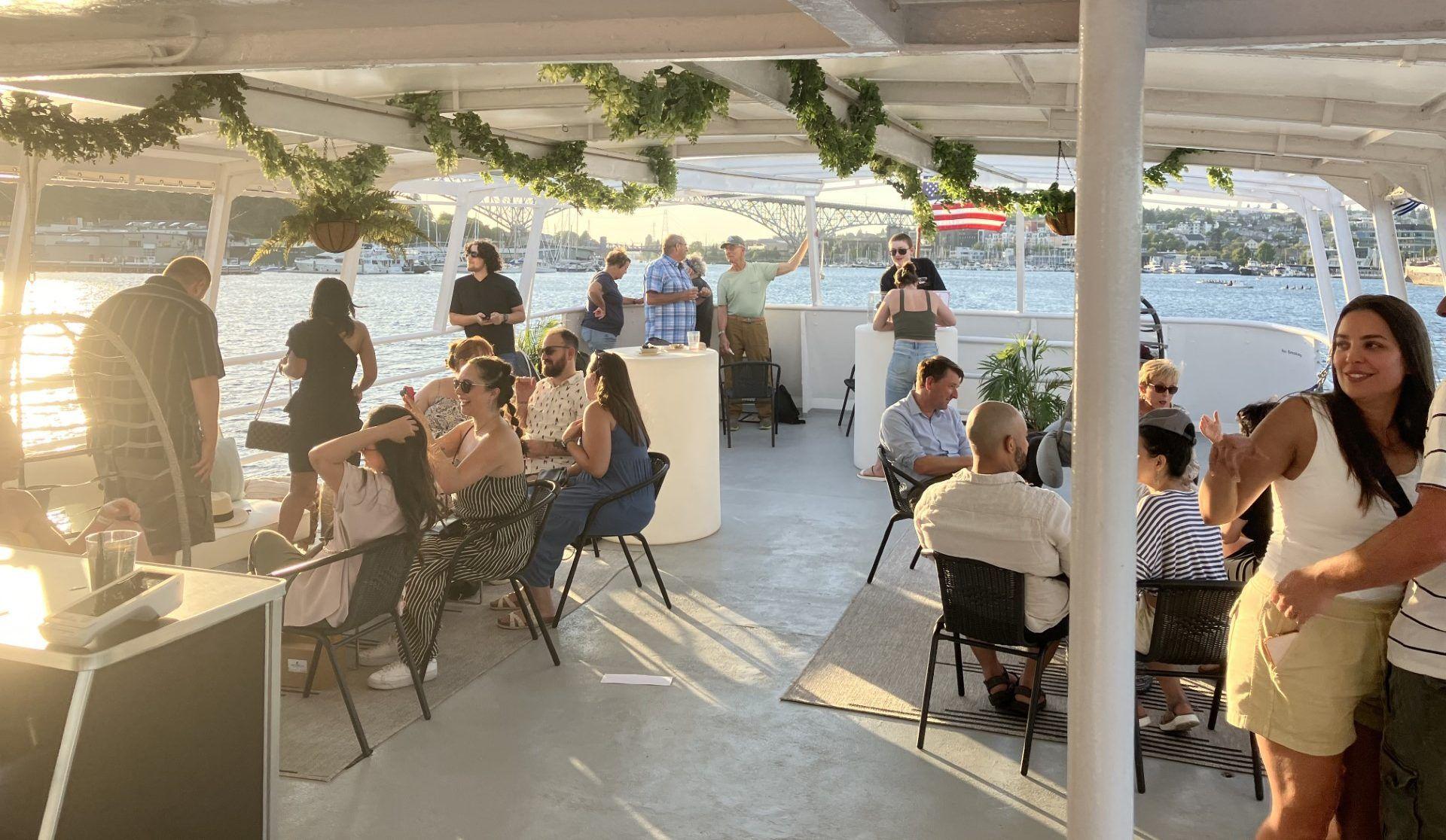 Seattle: Lake Union Happy Hour Cruise – Seattle, Washington