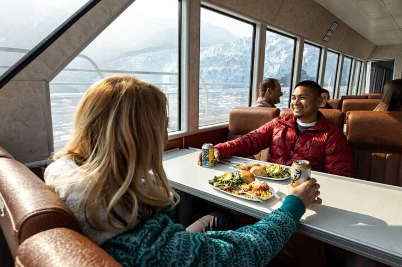 Seward: Kenai Fjords National Park Glacier Dinner Cruise – Seward, Alaska