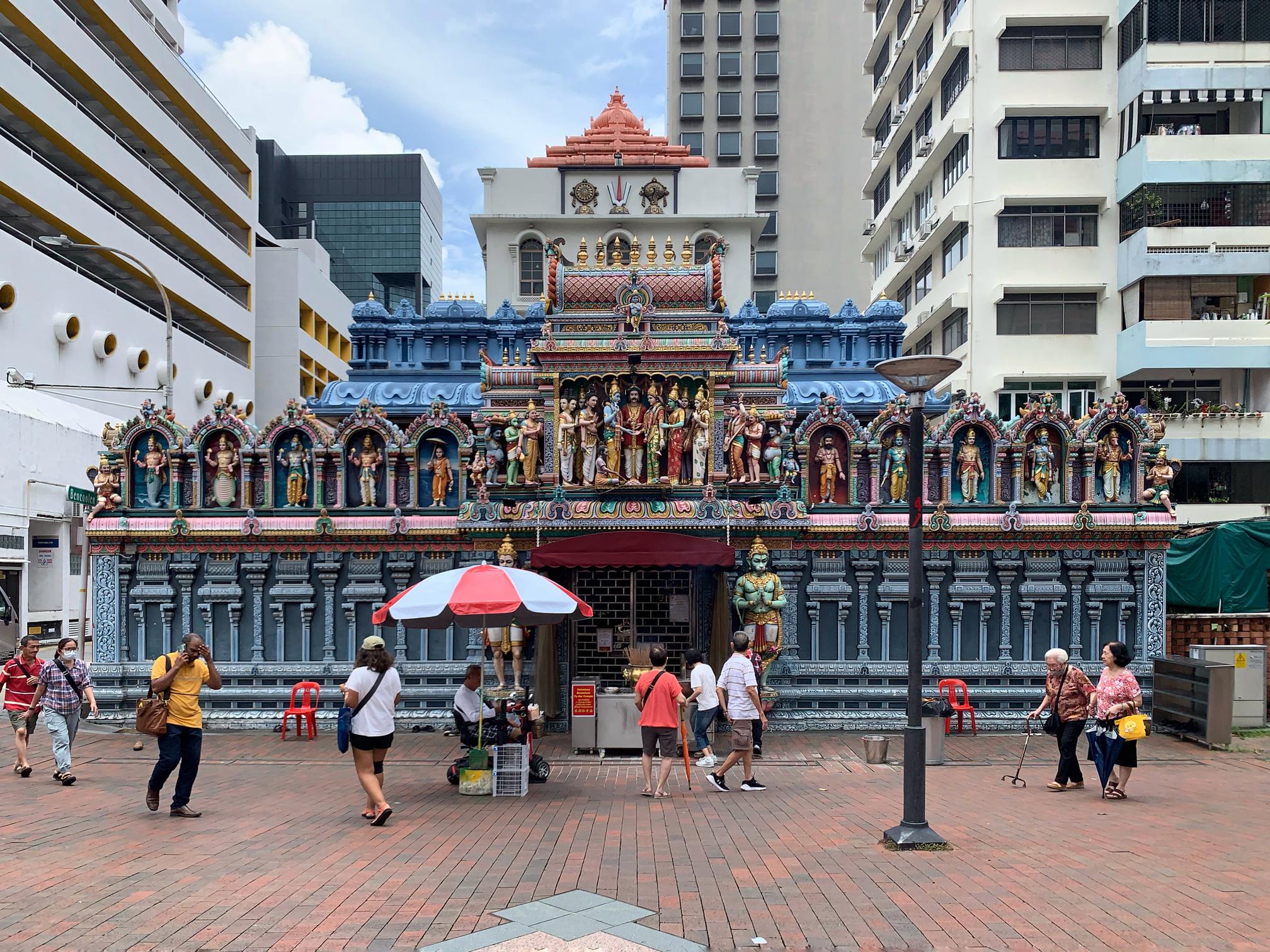 Singapore: Bugis & Kampong Glam Walking Tour with Snacks – Singapore