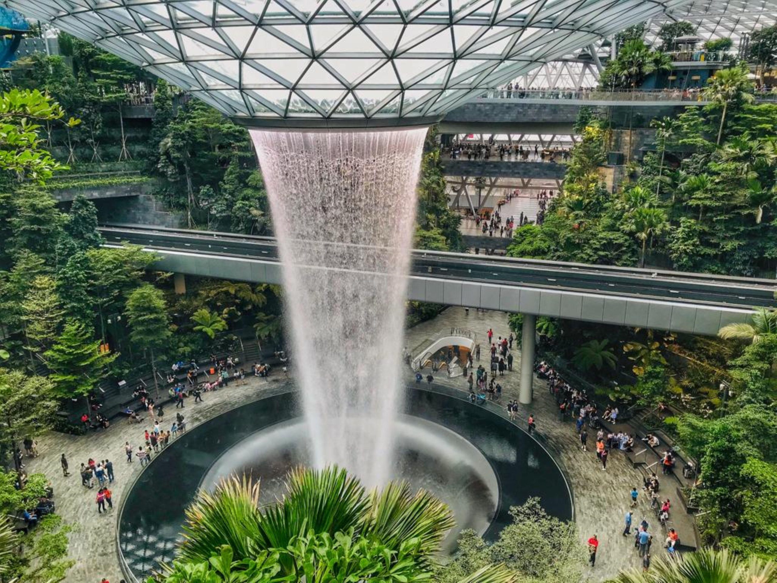 Singapore: Discover Jewel Changi Guided Tour – Singapore
