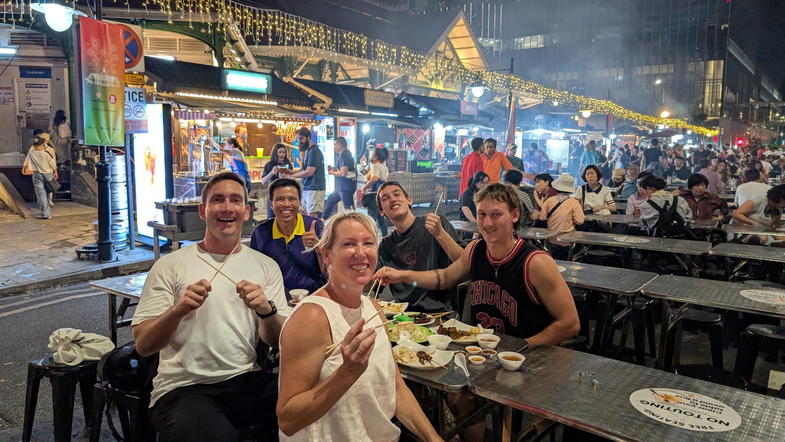 Singapore: Guided Street Food Tour at Night – Singapore