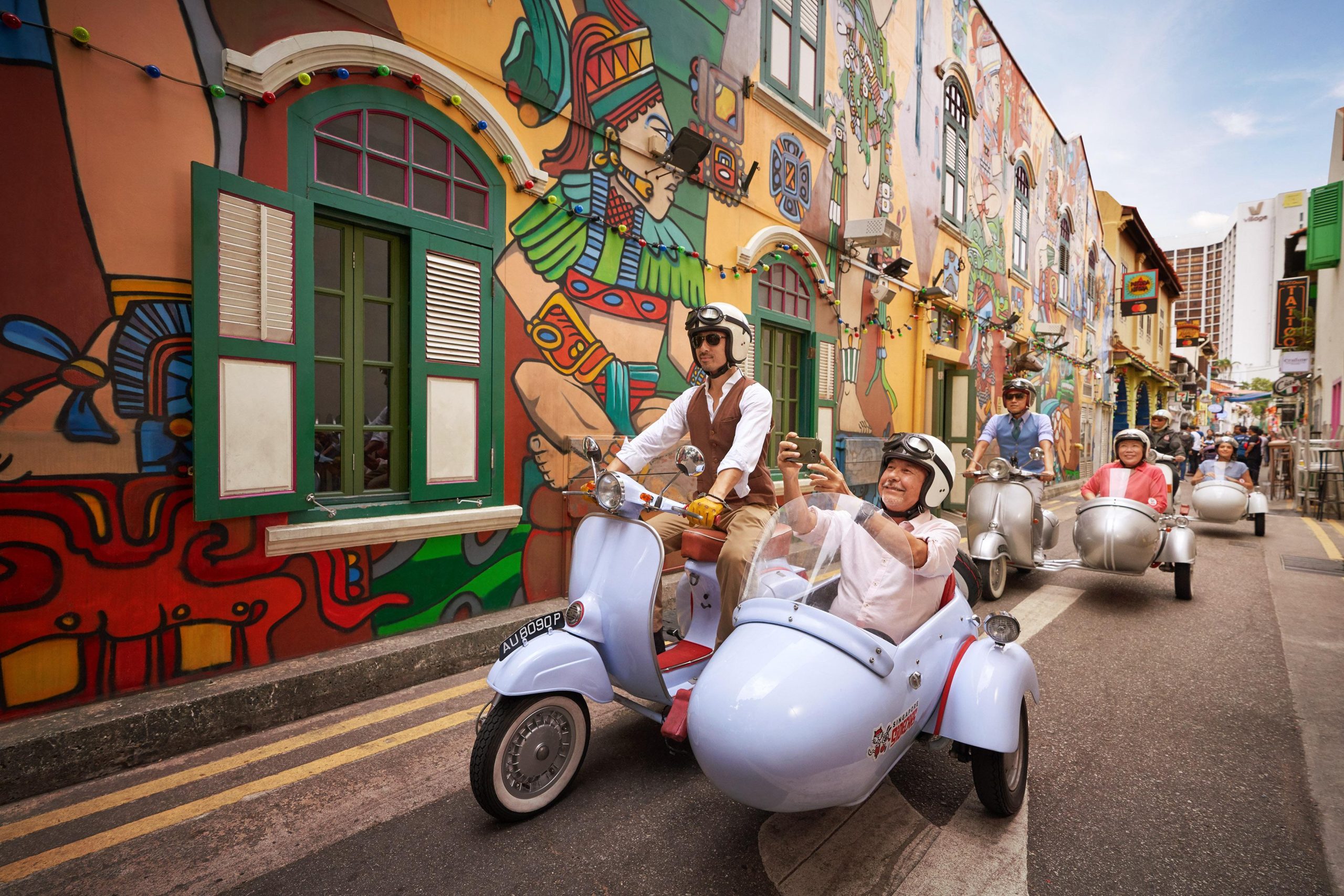 Singapore: Kampong Glam & Civic District Vespa Sidecar Ride – Singapore