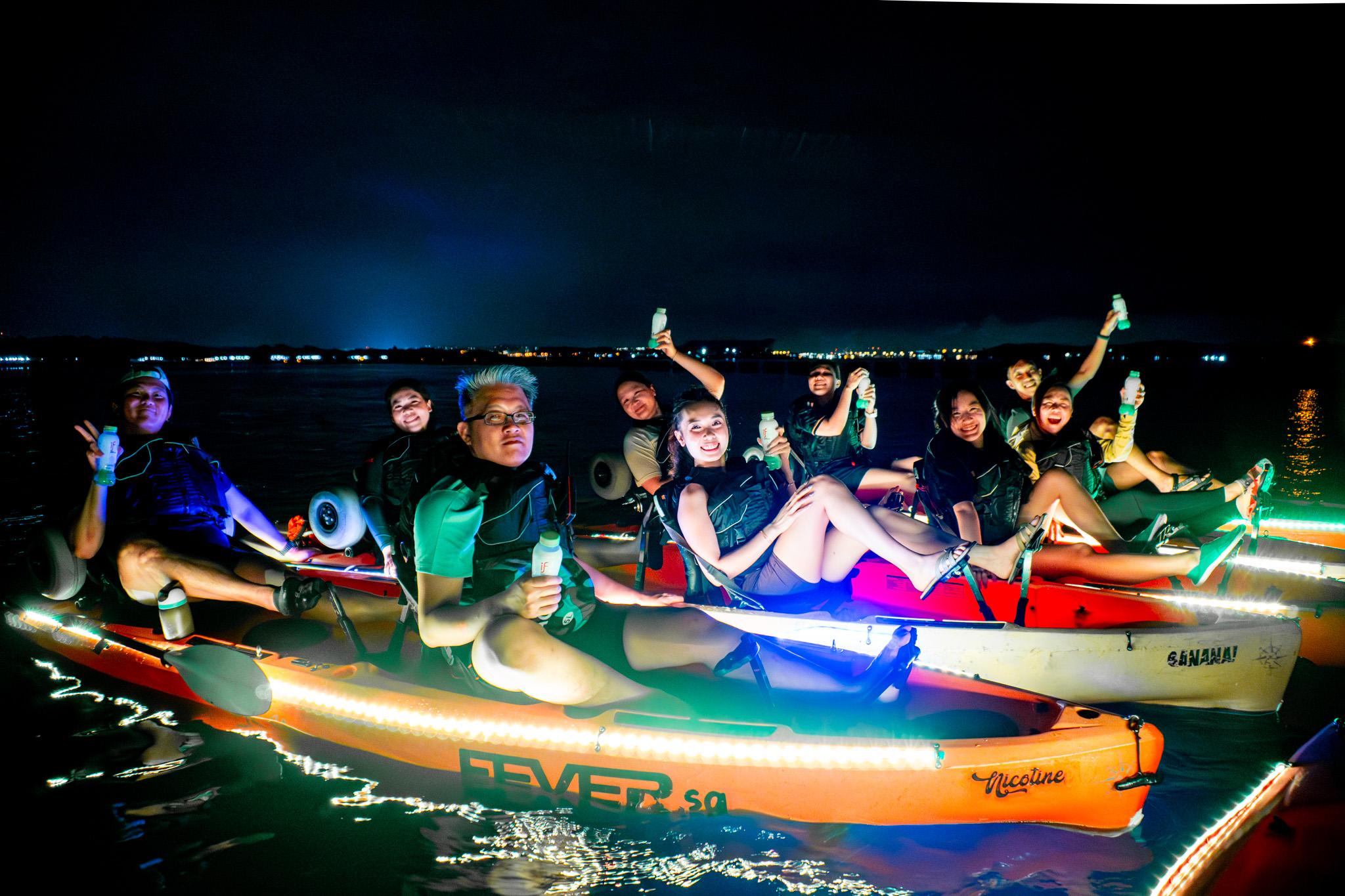 Singapore: Pulau Ubin Glow LED Night Kayak Tour – Singapore