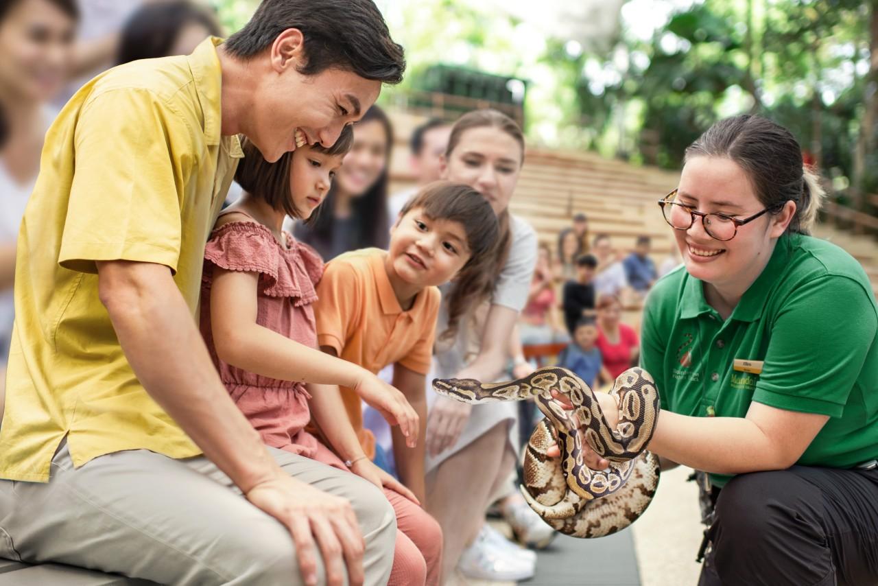 Singapore Zoo: Entrance Ticket with Tram Ride – Singapore