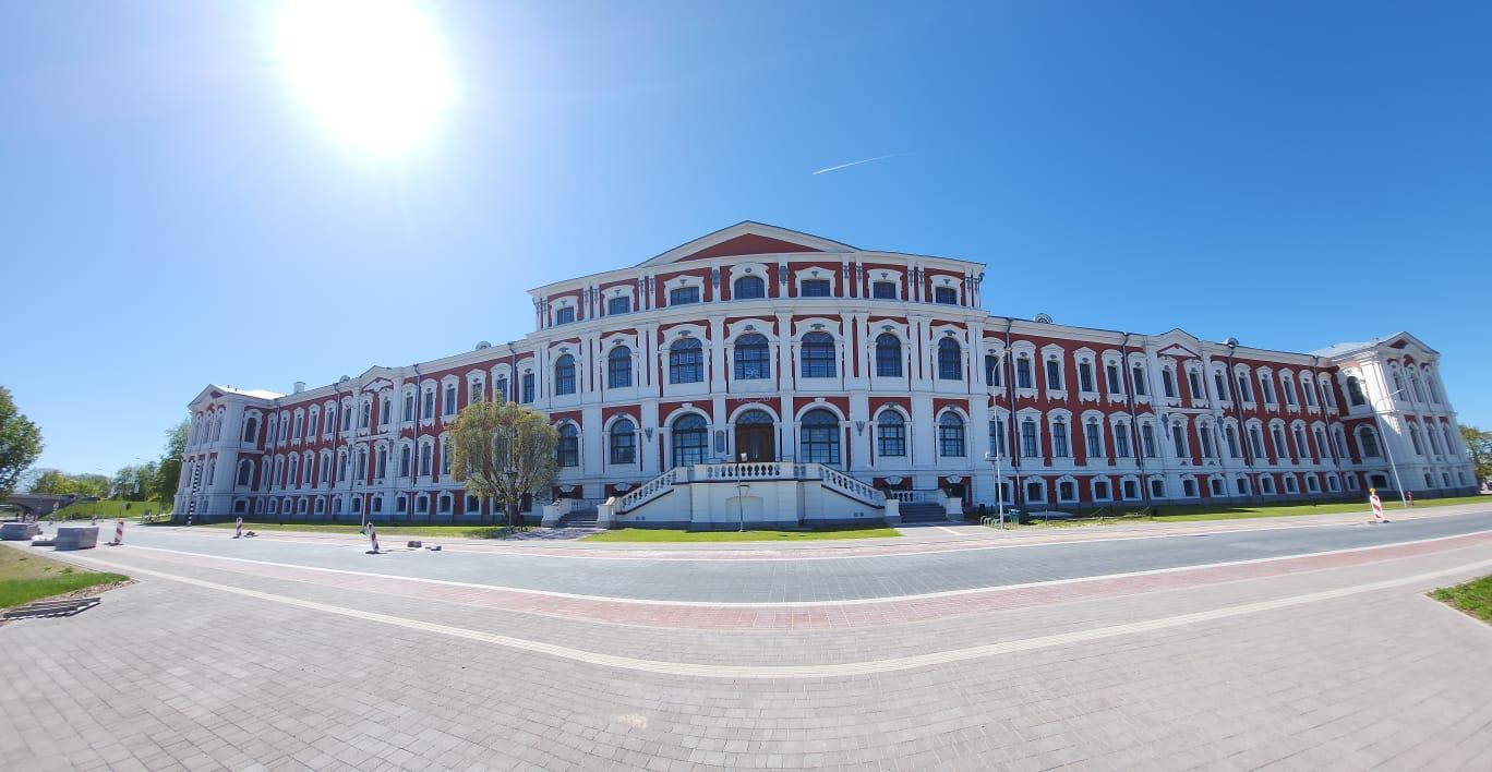 Small Group – Hill of Crosses, Jelgava, Jurmala /2 Countries – Lithuania