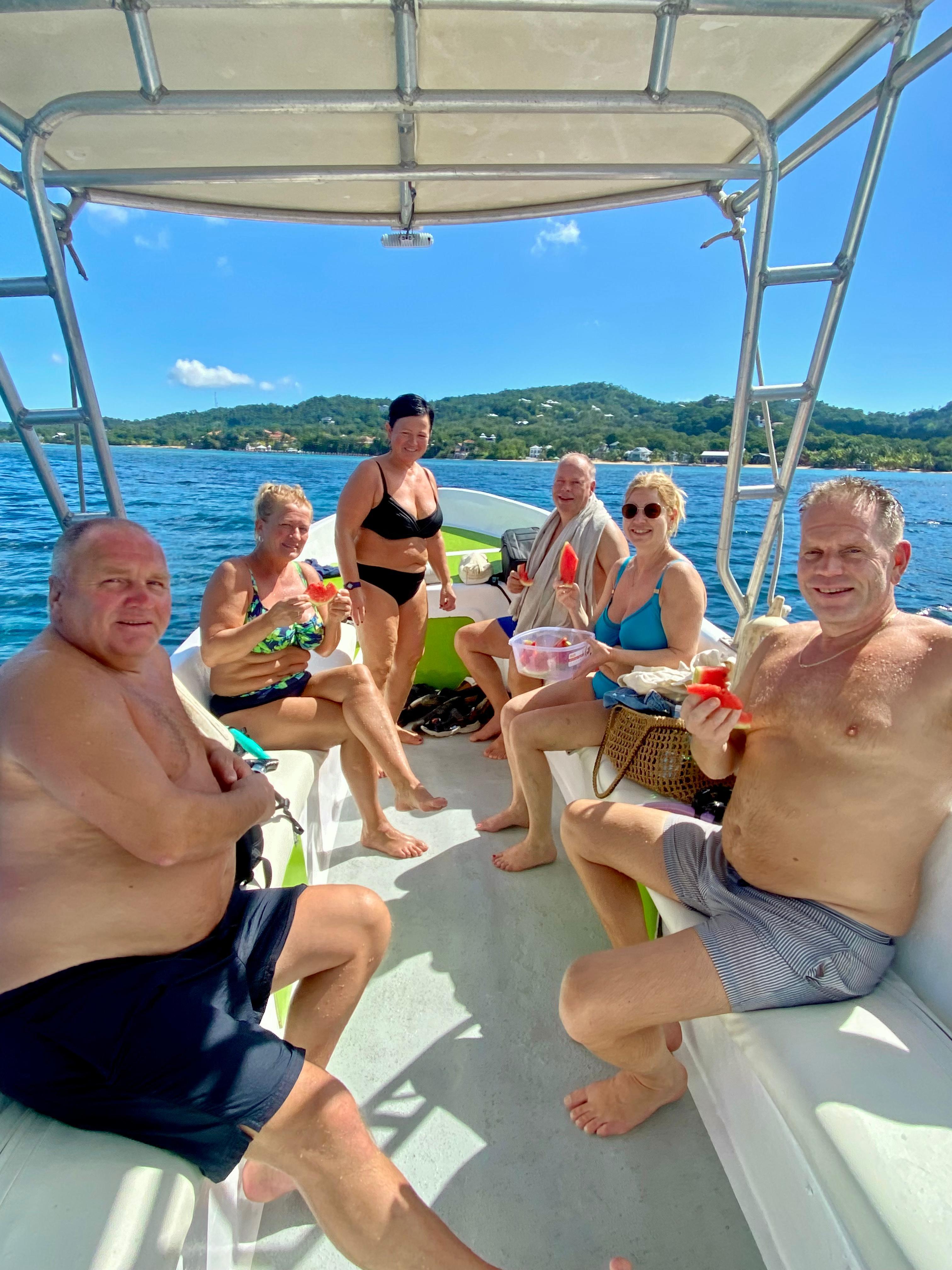 Snorkel the Second Largest Coral Reef in the World – Honduras