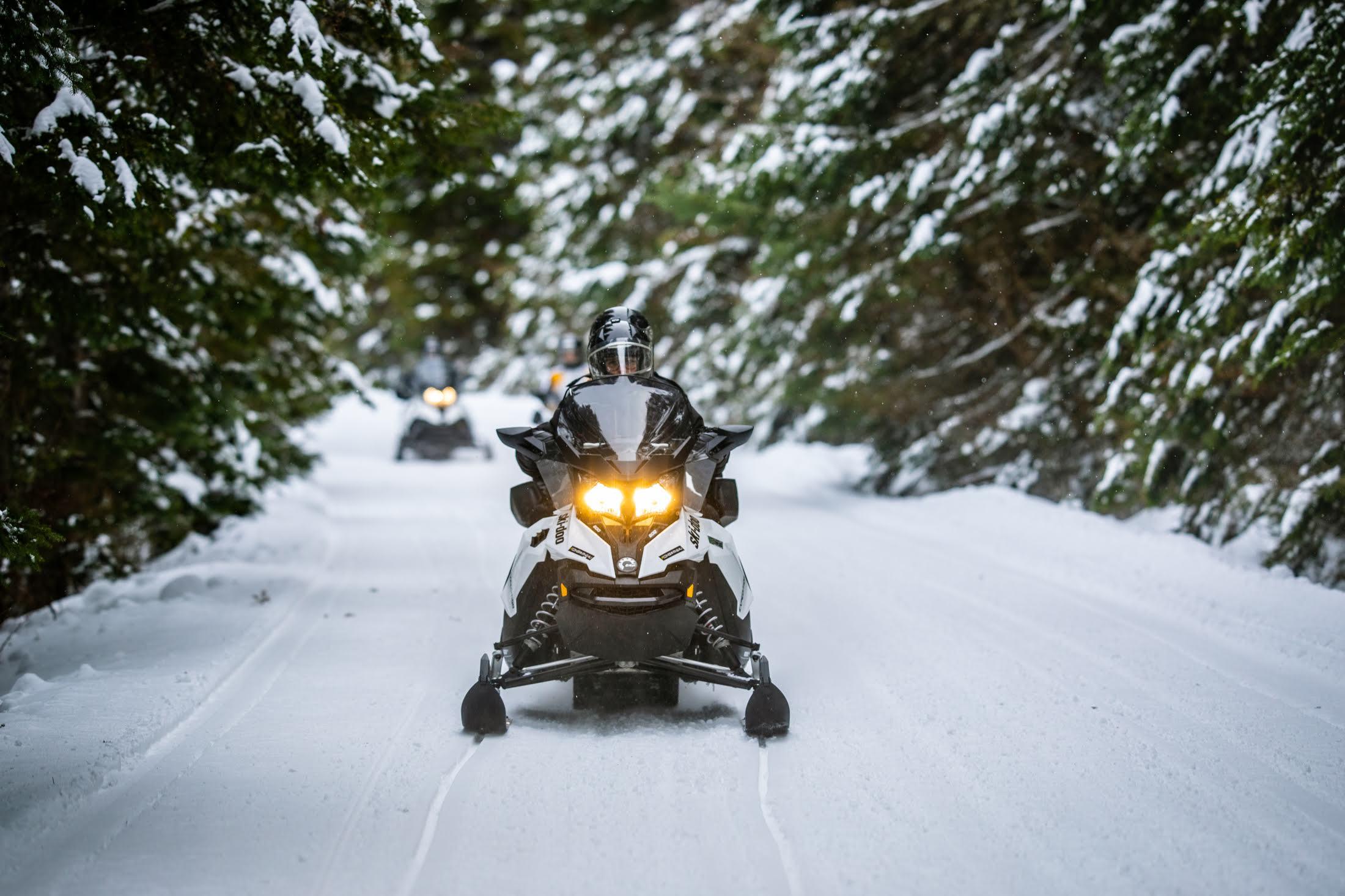 Snowmobile Guided Tour in Mont-Tremblant 2hrs – Mont-Tremblant, Canada
