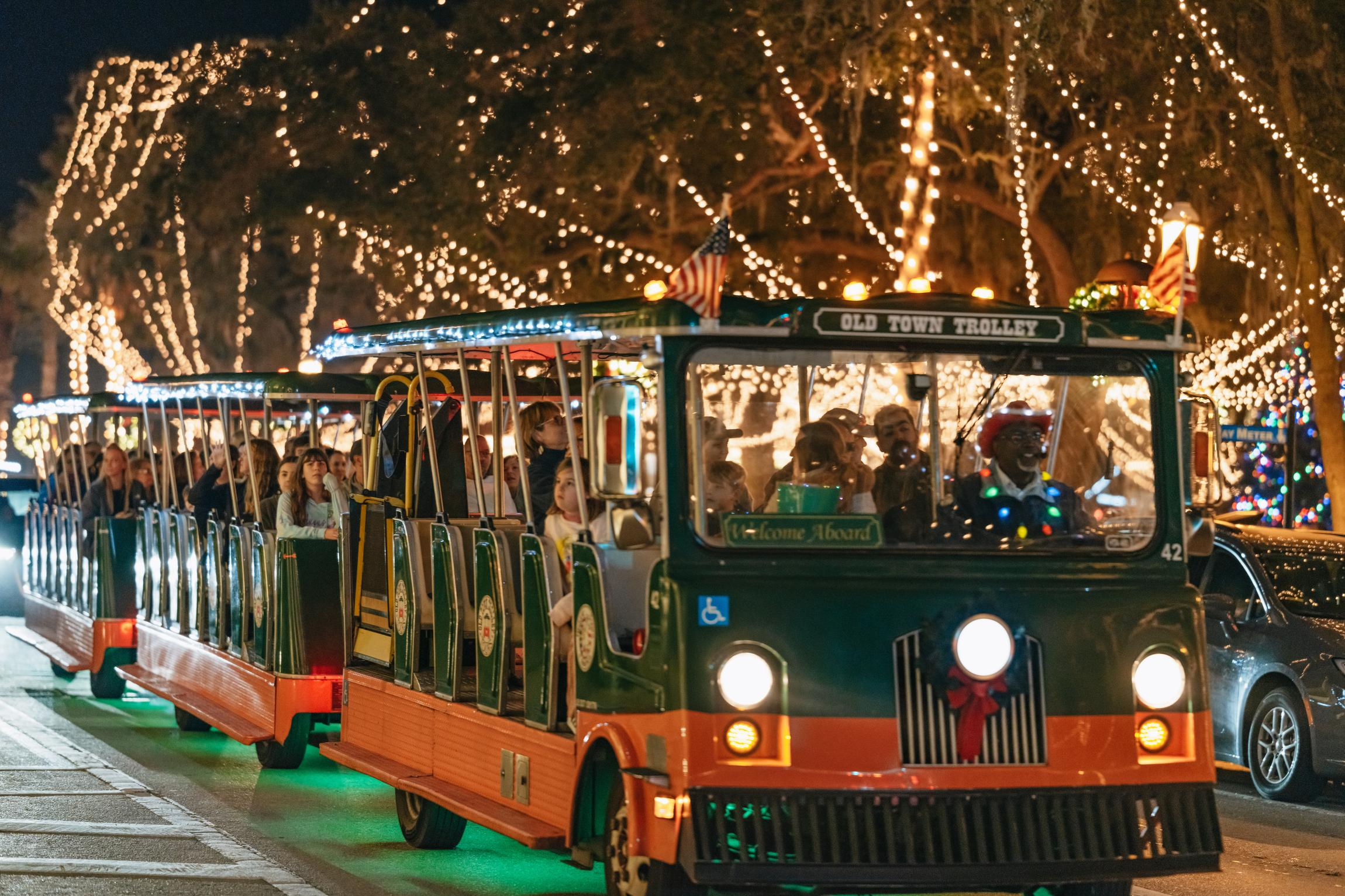St Augustine: Nights of Lights Trolley Tour – St. Augustine, Florida