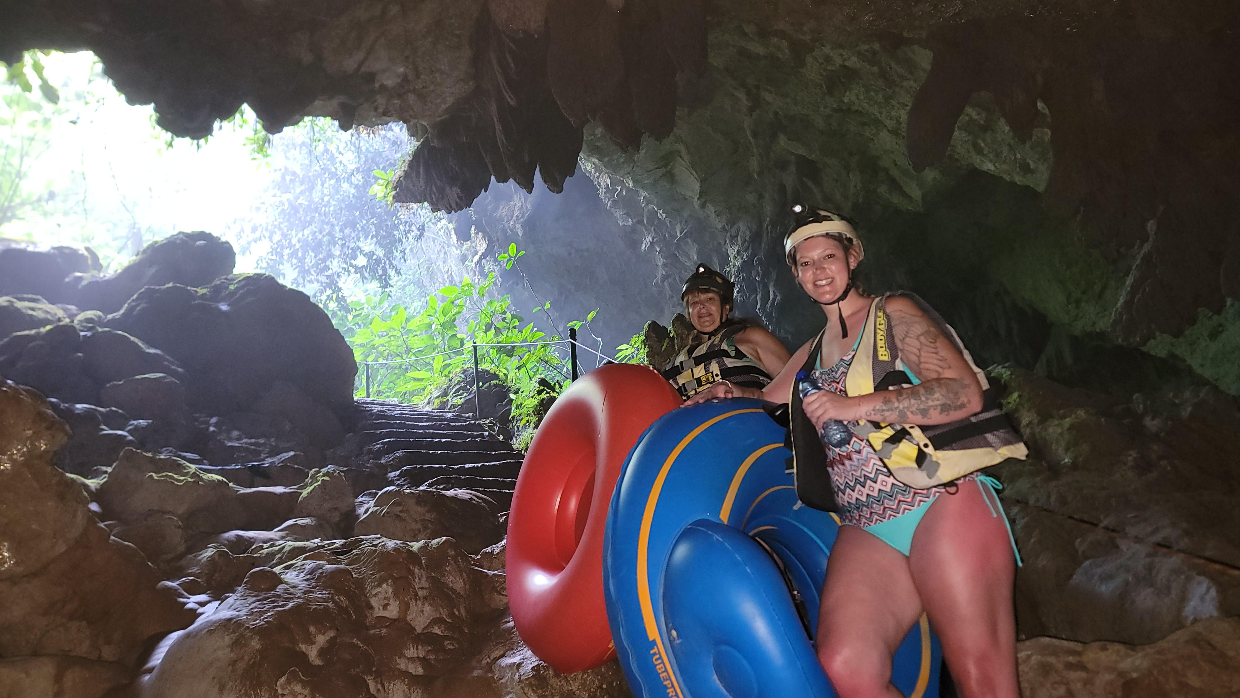 St. Herman’s cave tubing adventure – St. Herman’s Blue Hole National Park, Belize