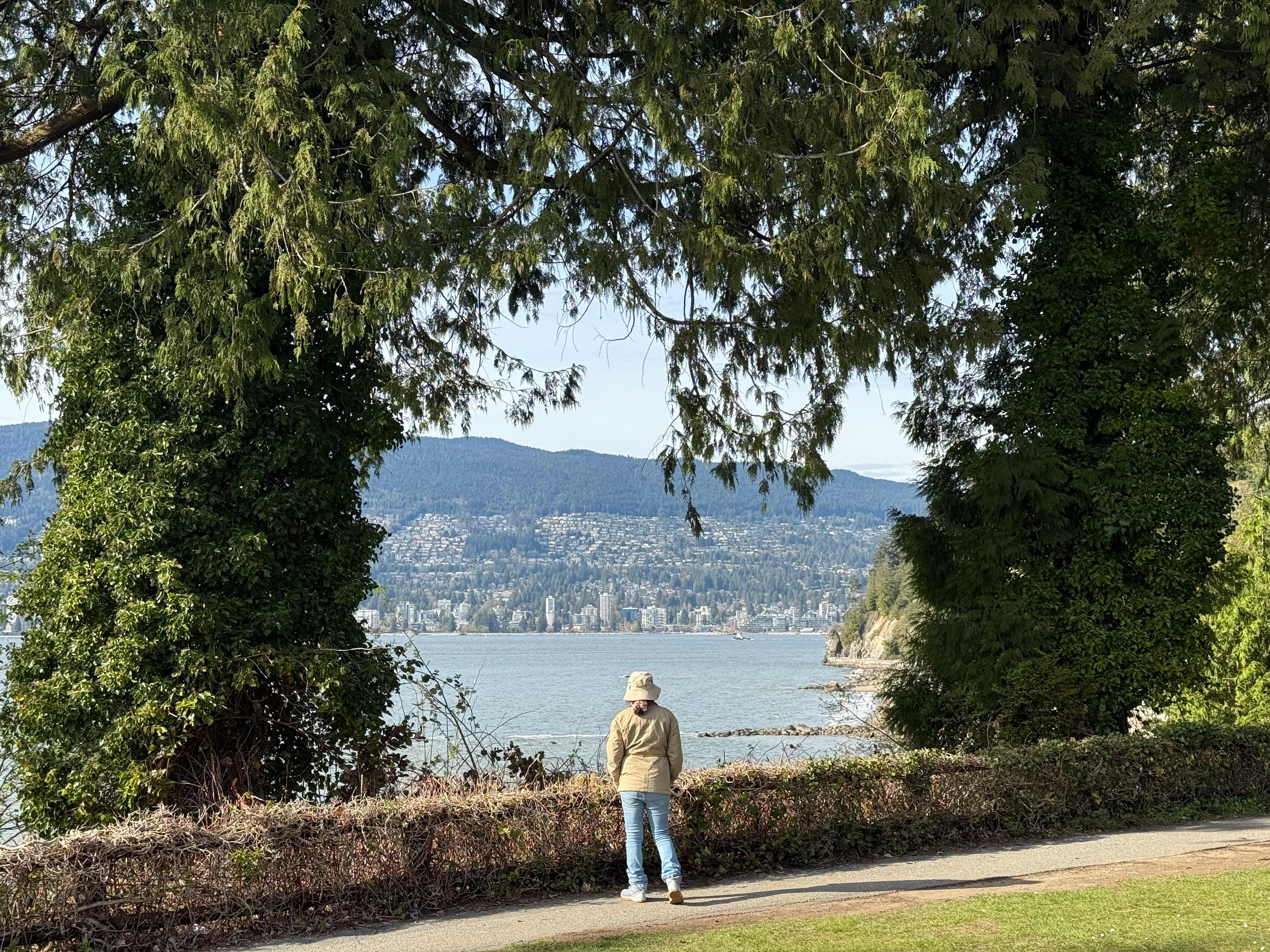 Stanley Park CarTour:SmallGroup/Comfort&CheaperThan BikeTour – Vancouver, Canada