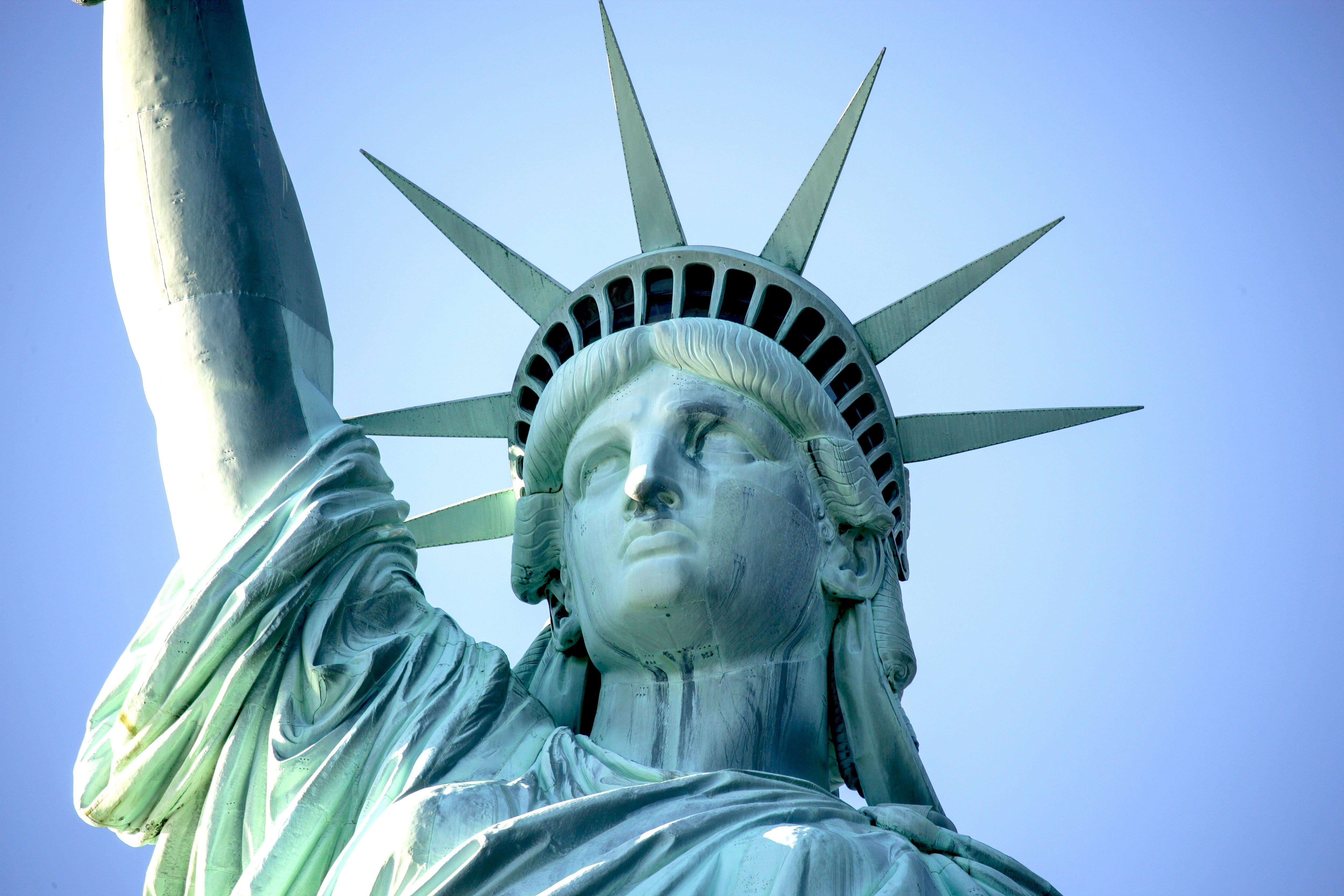 Statue of Liberty & Ellis Island – Guided Tour 8ppl Max – New York City, New York