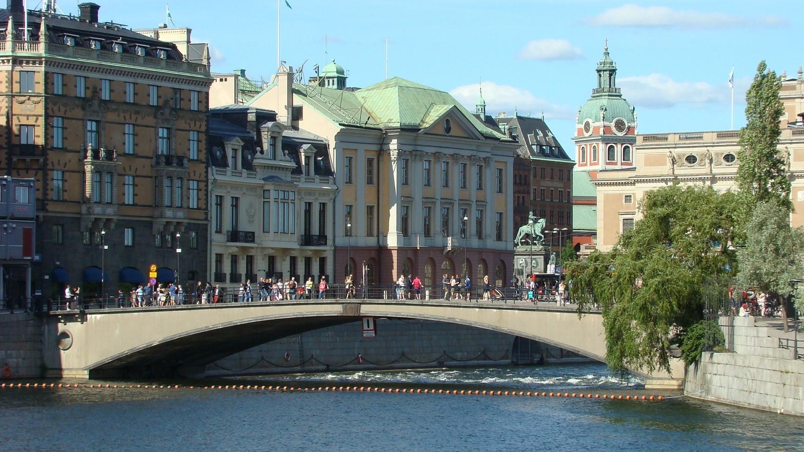 Stockholm: A Beauty On The Water – Old Town Walk & Boat Trip – Stockholm, Sweden