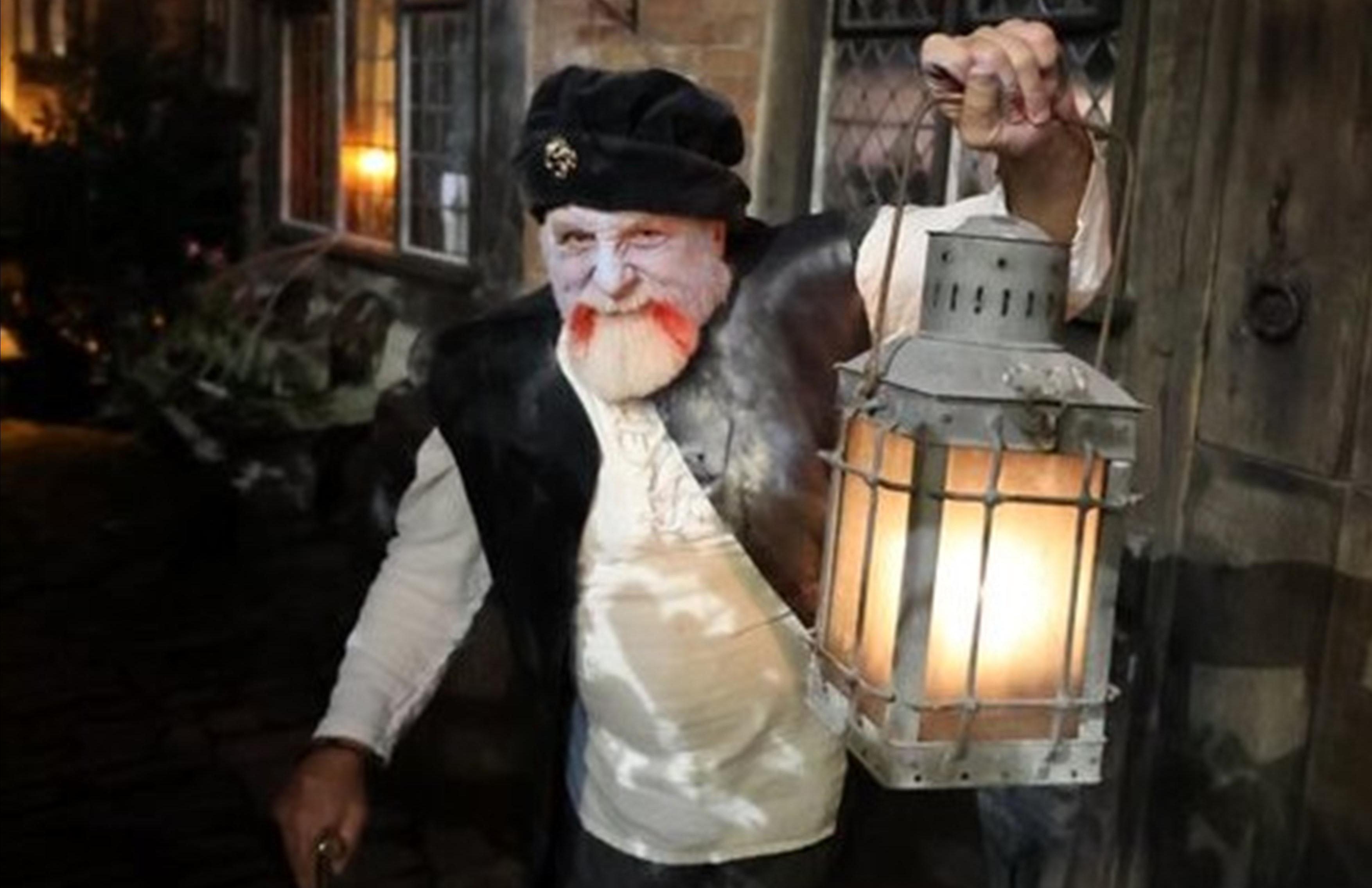 Stratford-upon-Avon: Lantern-Lit Ghost Tour at Tudor World – London, United Kingdom