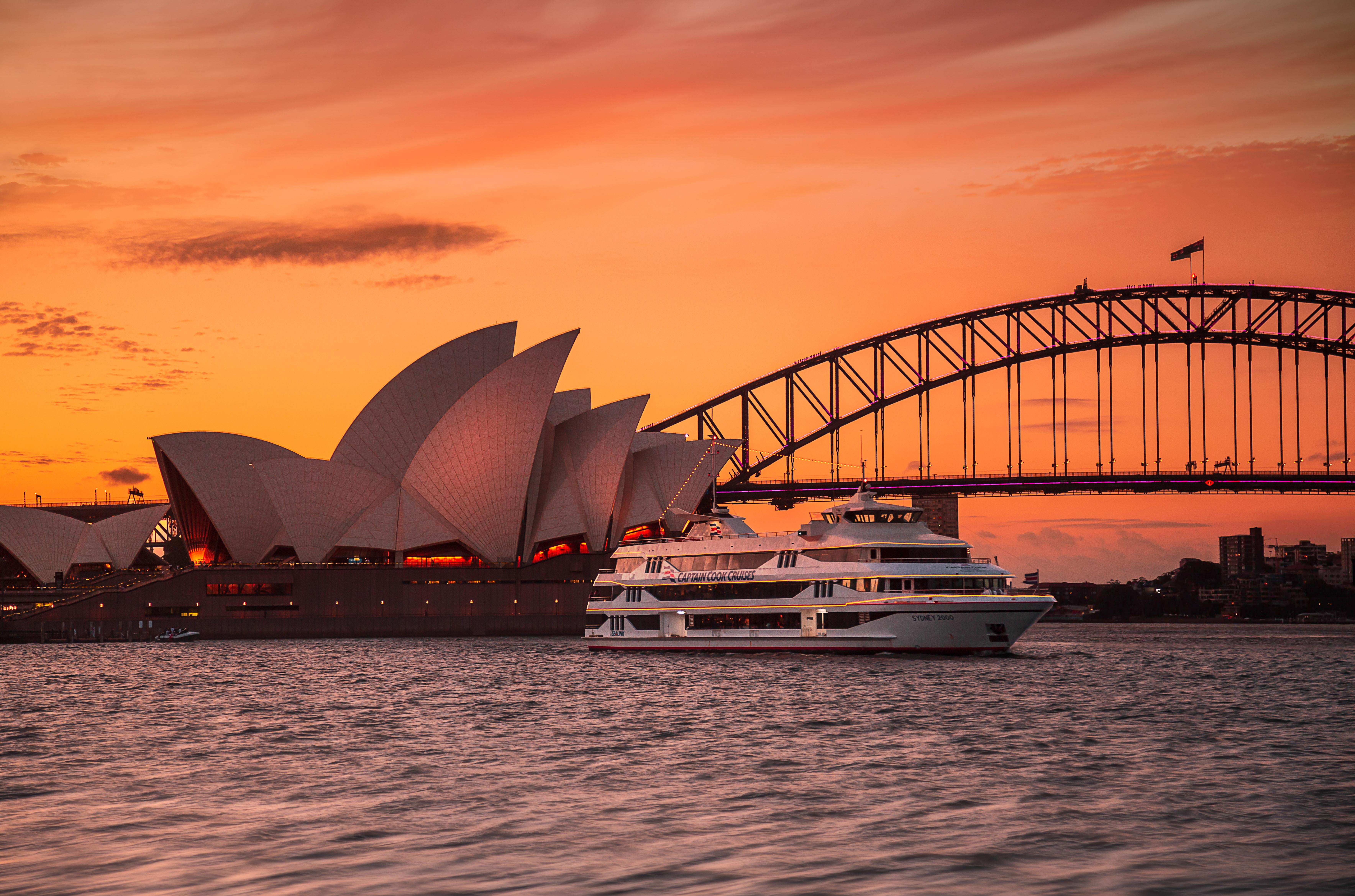 Sydney: Harbour Dinner Cruise with 3, 4 or 6-Course Menu – Sydney, Australia