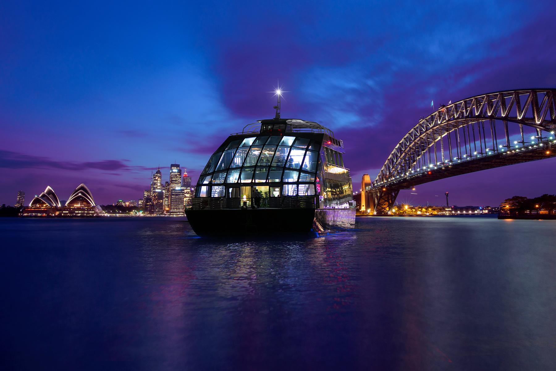 Sydney Harbour: Glass Boat Signature Dinner Cruise – Sydney, Australia