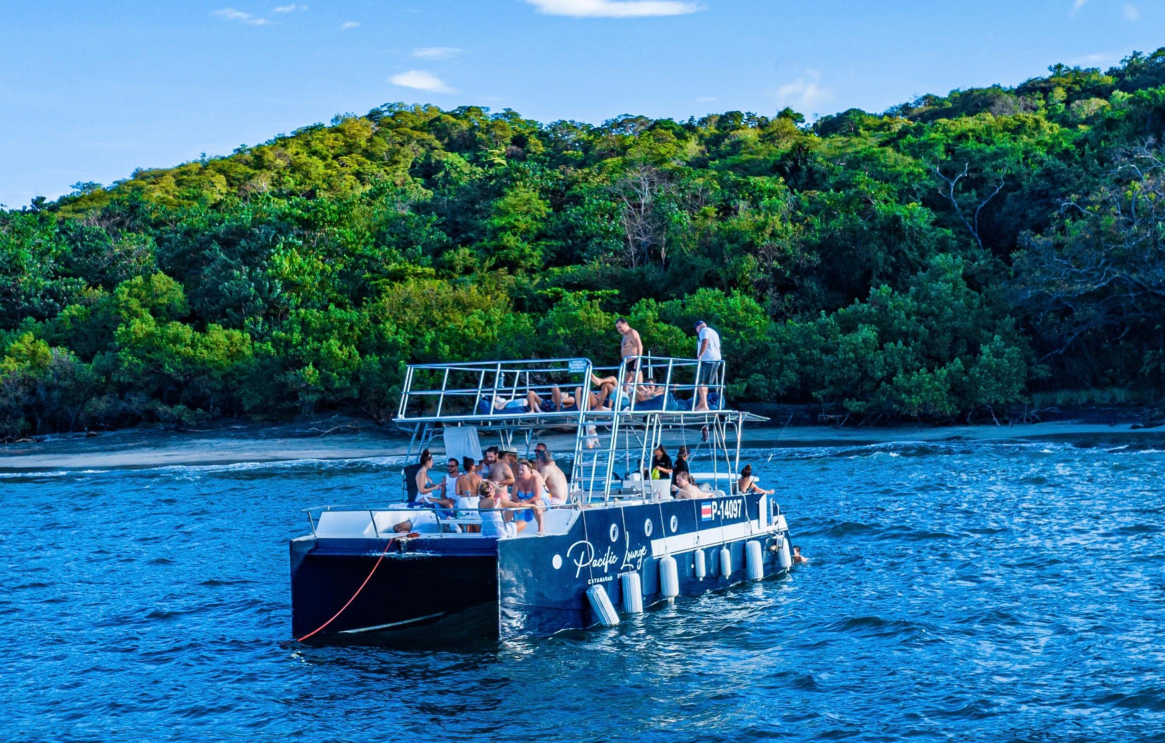 Tamarindo: Private Morning Catamaran Tour Snorkeling – Tamarindo Bay, Costa Rica