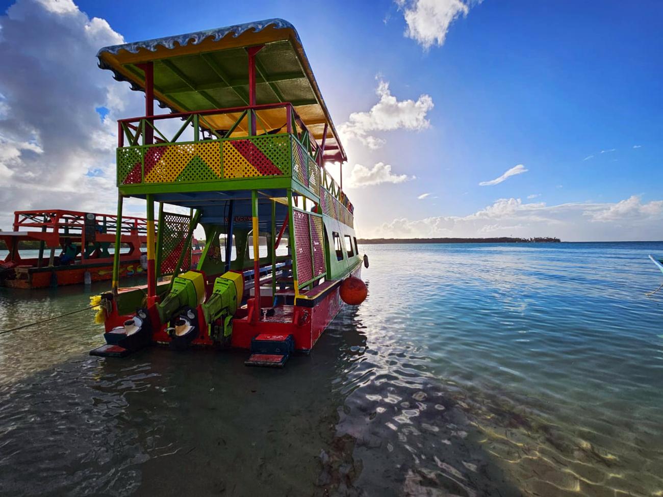 Tobago: Coral Reef Boat Tour with BBQ and Transfer – Trinidad and Tobago