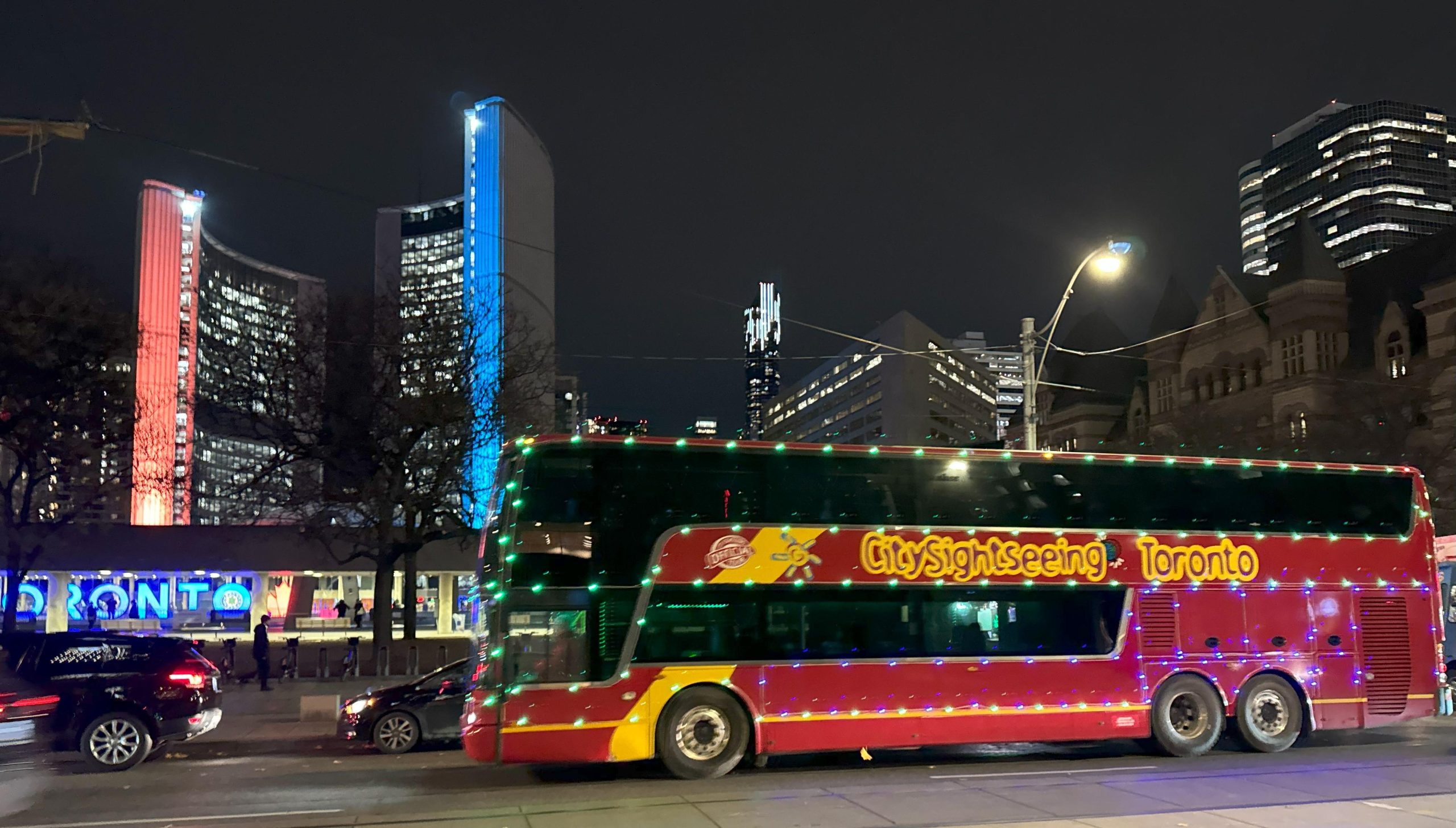 Toronto: Guided City Sightseeing Festive Lights Bus Tour – Toronto, Canada