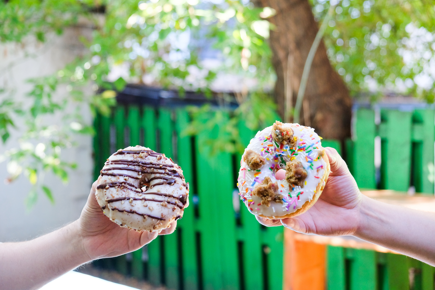 Toronto: Guided Donut Walking Tour with Tastings and Coffee – Toronto, Canada