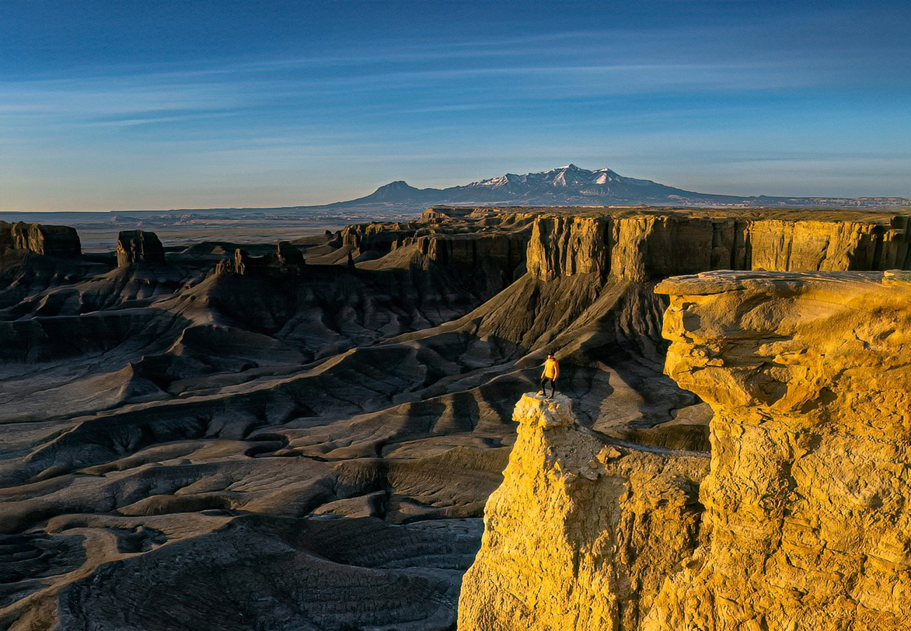 Torrey: Moonscape, Factory Butte, and Capitol Reef Park Tour – Capitol Reef National Park, Utah