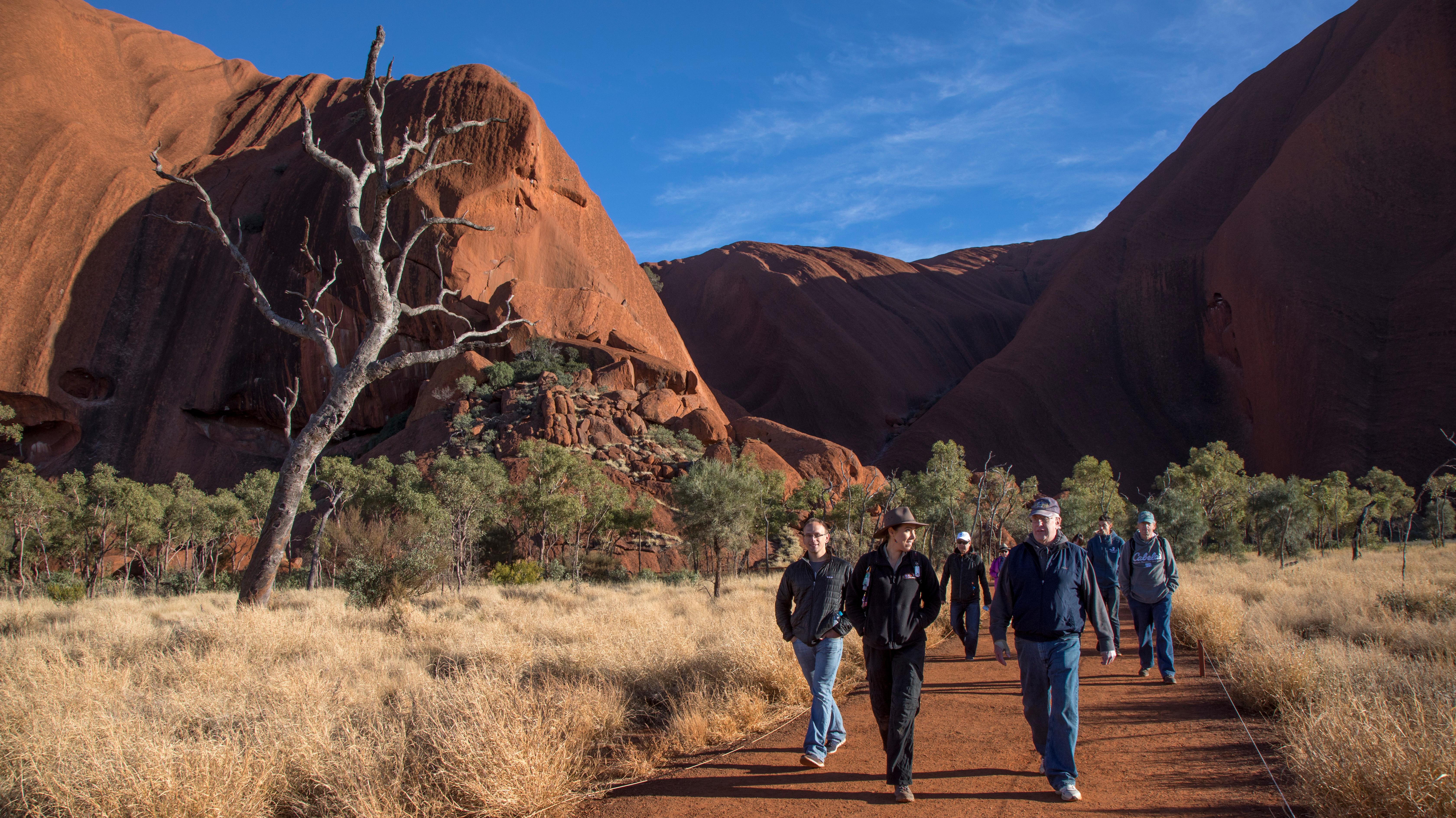 Uluru Highlights Small Group Morning Tour + Picnic Breakfast – Uluru-Kata Tjuta National Park, Australia