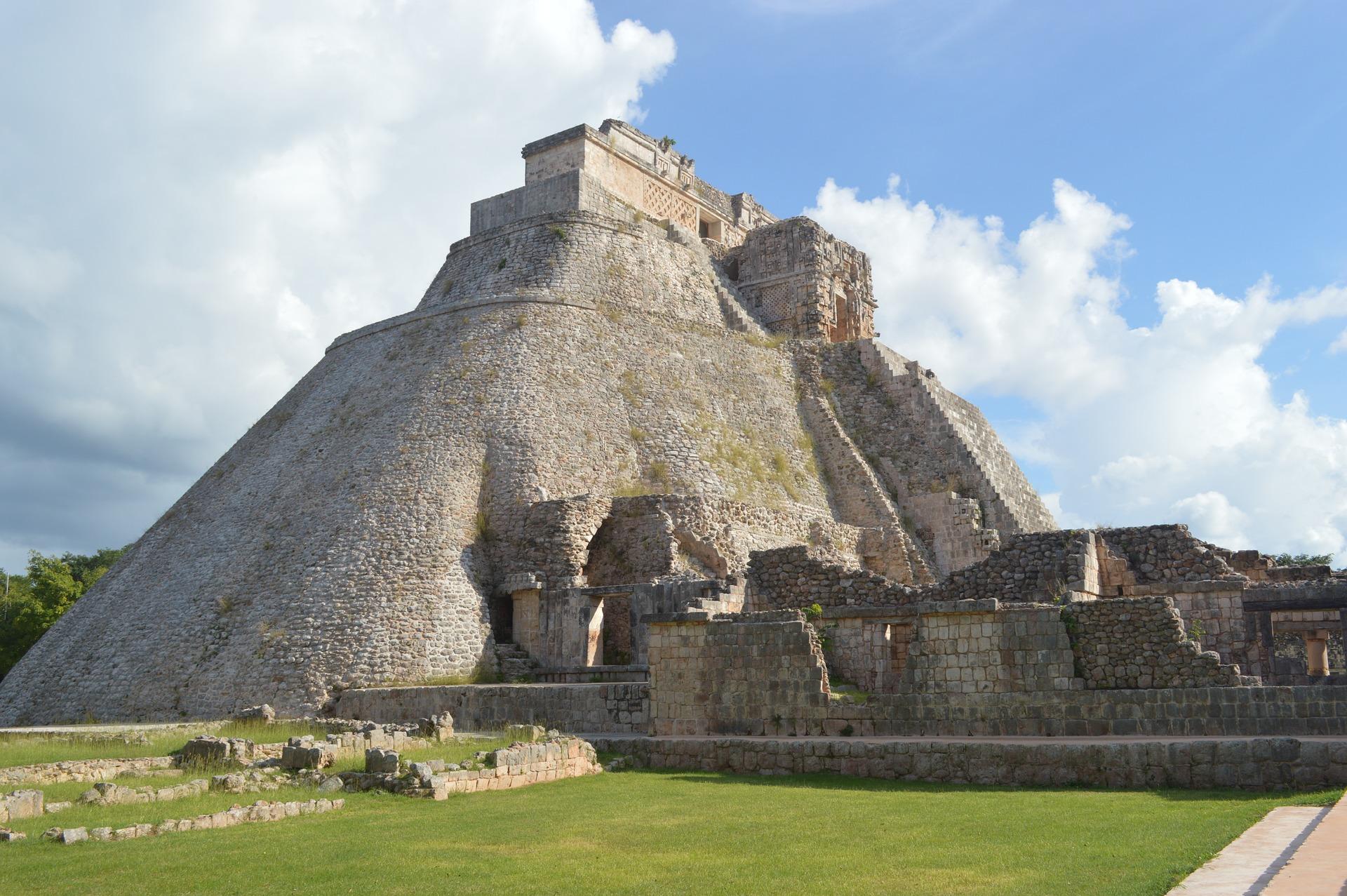 Uxmal: Archeological Site Tour with Guide in situ – Uxmal, Mexico