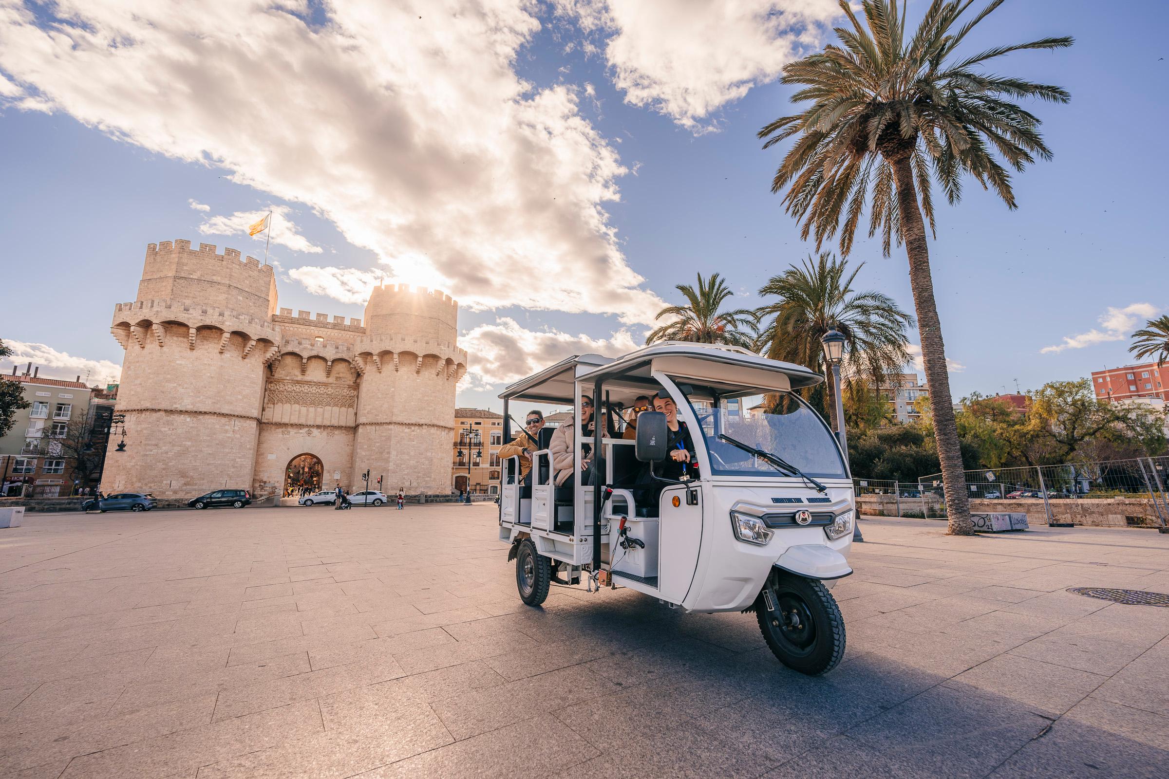 Valencia: 2-hour City Highlights Guided Tour by Tuk Tuk – Valencia, Spain