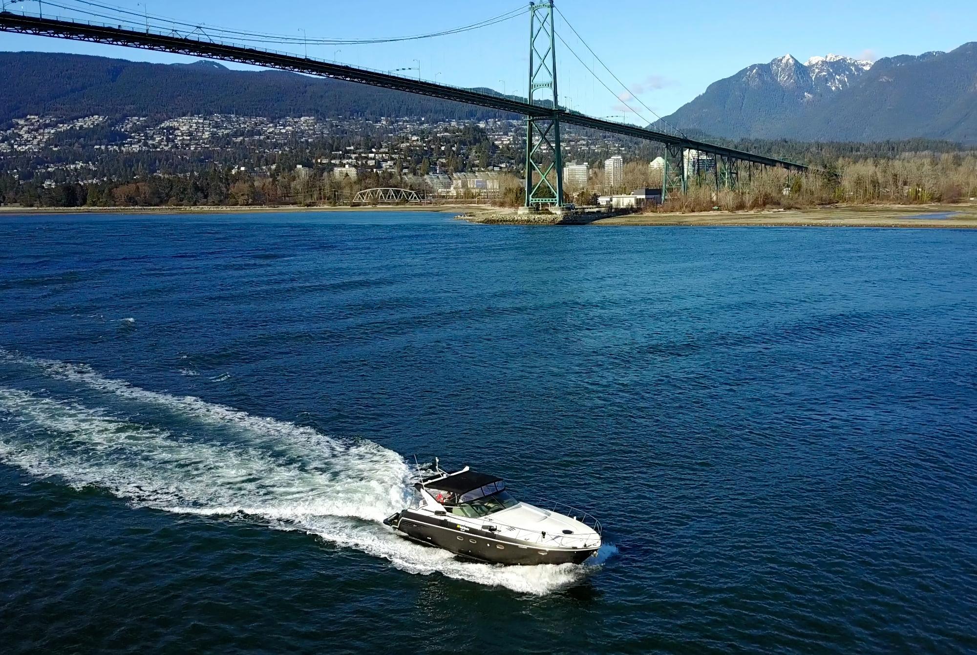 Vancouver 2 Hour Luxury Yacht Cruise for Adults only – Vancouver, Canada
