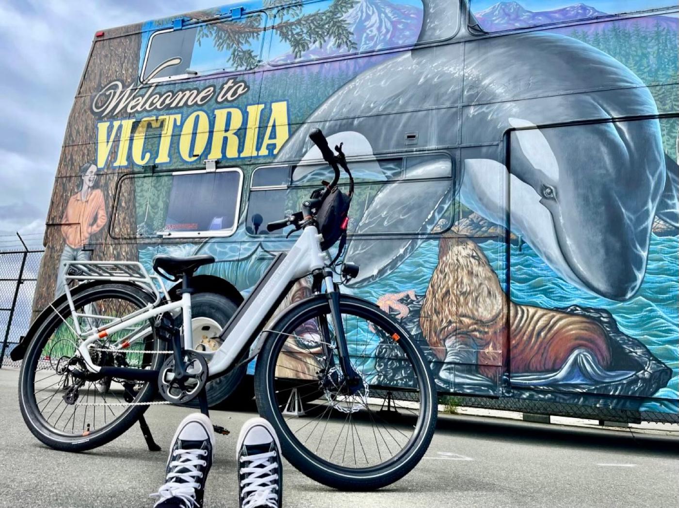 Victoria City Highlights Bike Tour – Hoods & Legends – Victoria, Canada