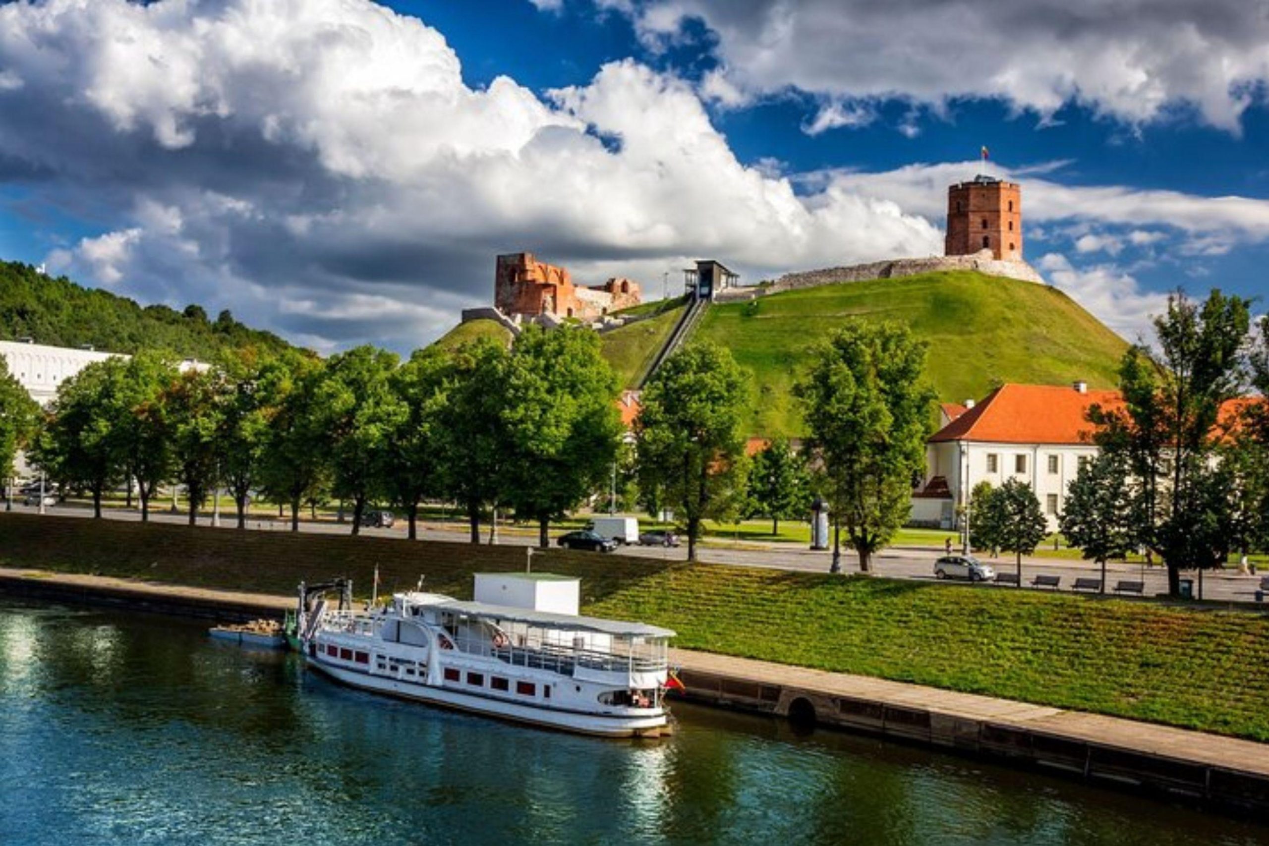 Vilnius: Private custom tour with a local guide – Lithuania