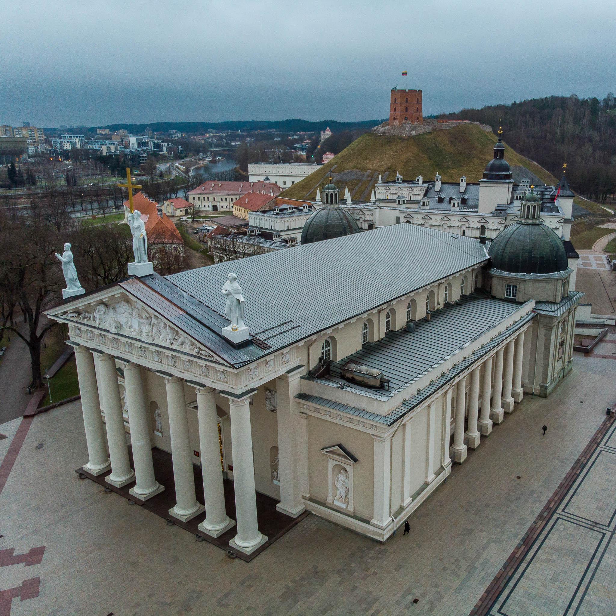 Vilnius: Walking Tour with a Local Guide – Small groups – Lithuania