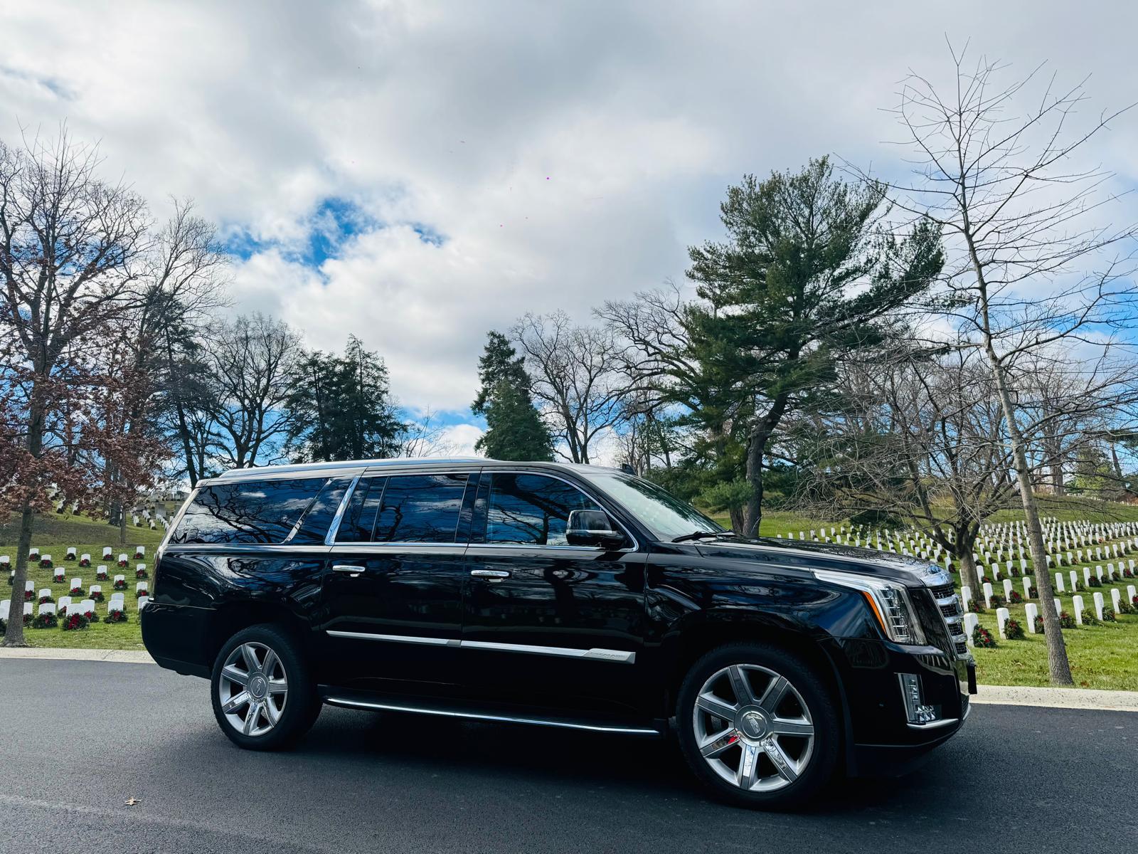 Washington DC: Private Tour with Luxury Vehicle – Washington DC