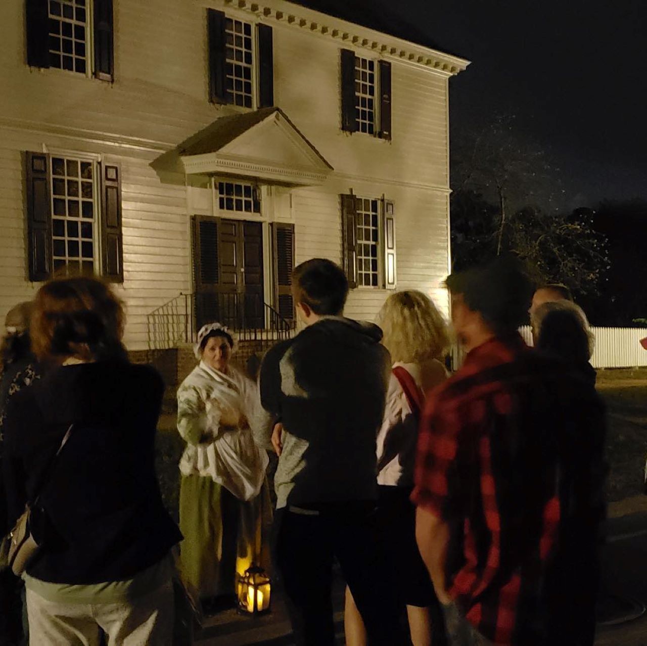 Williamsburg: Haunted Ghosts, Witches, and Pirates Tour – Williamsburg, Virginia