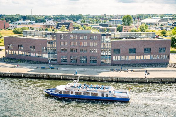 Wismar: Harbor Cruise with Sea Animal Fishing and Guide – Wismar, Germany