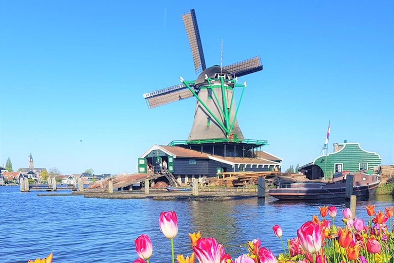 Zaanse Schans & Volendam Private Tour: Windmills and Cheese – Zaandam, Netherlands