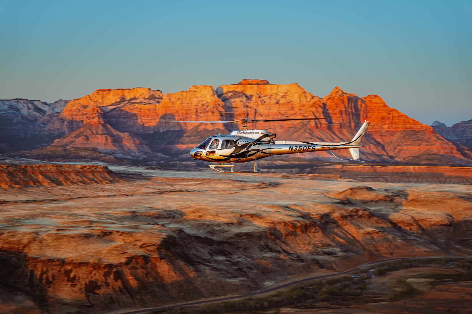 Zion National Park: 10- or 20-Minute Scenic Helicopter Tour – Crater Hill, Utah