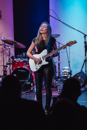 Lari Basilio in Jacksonville at Albatross – Jacksonville, FL