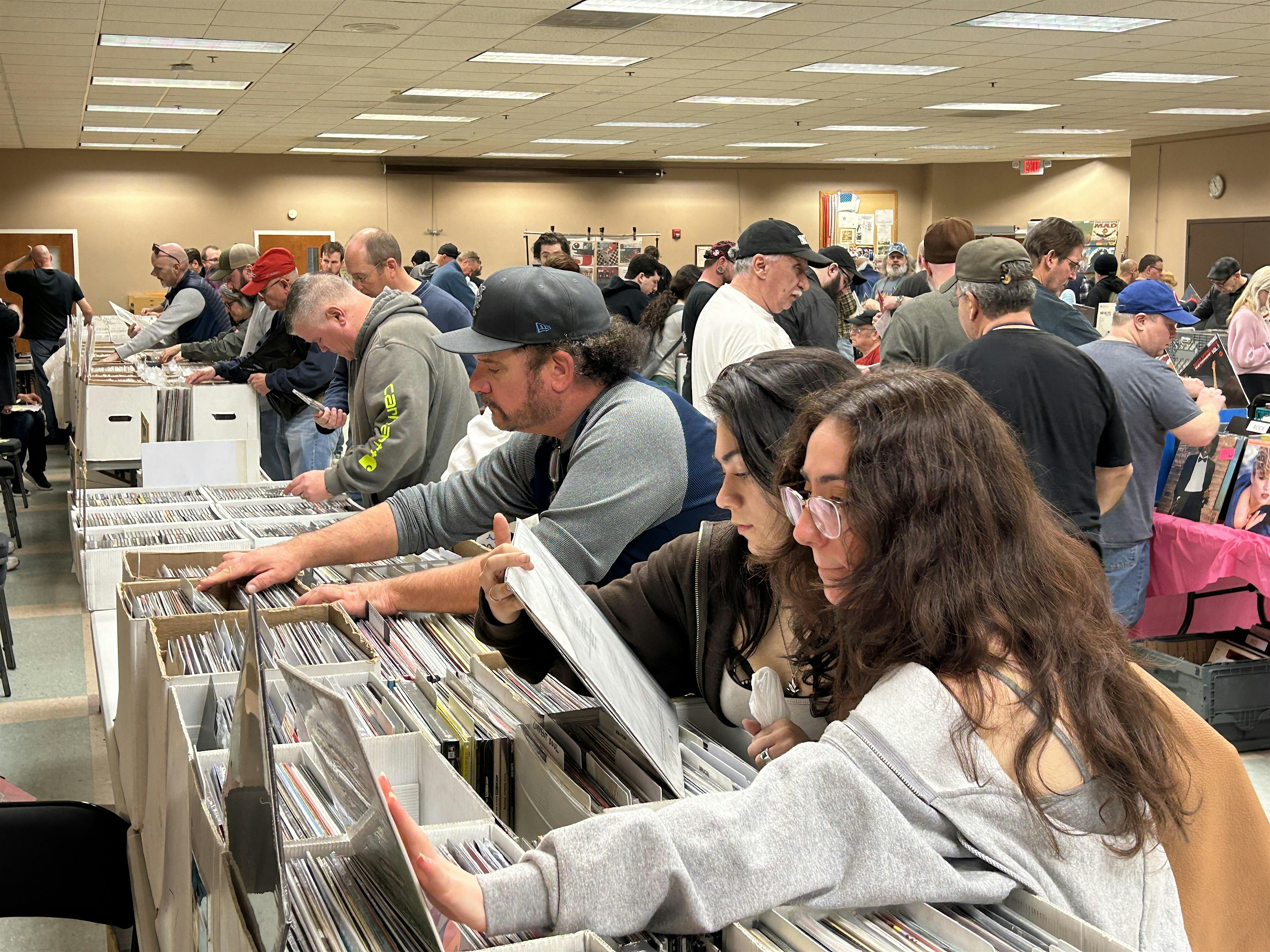 VINYL! 10,000 records in ONE ROOM! Burlington Record Riot! Sun March 29th at Burlington Masonic Lodge #32 F&AM – Burlington Township, NJ