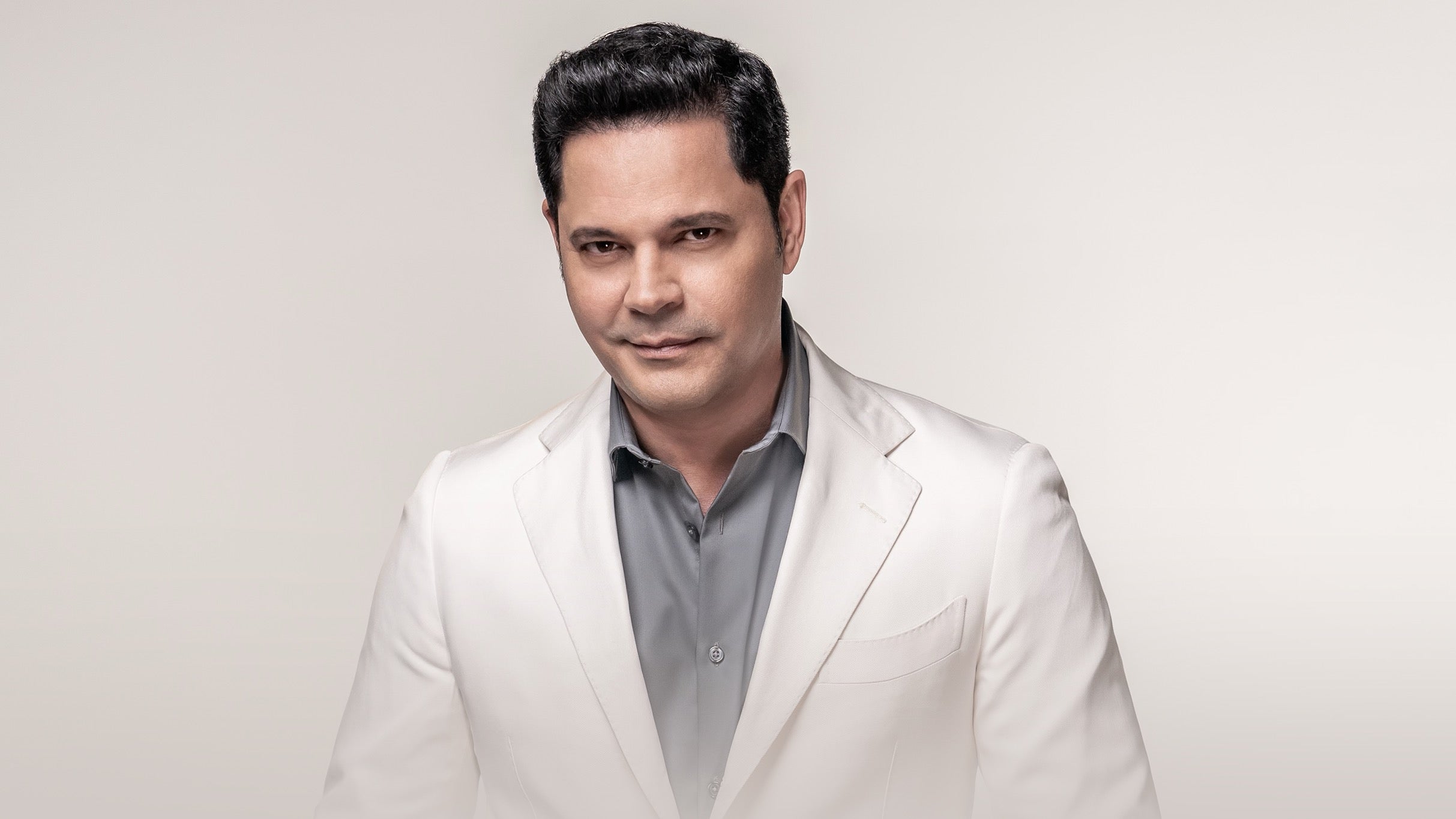 Rey Ruiz Live In Concert at Ritz Theatre – Elizabeth, NJ