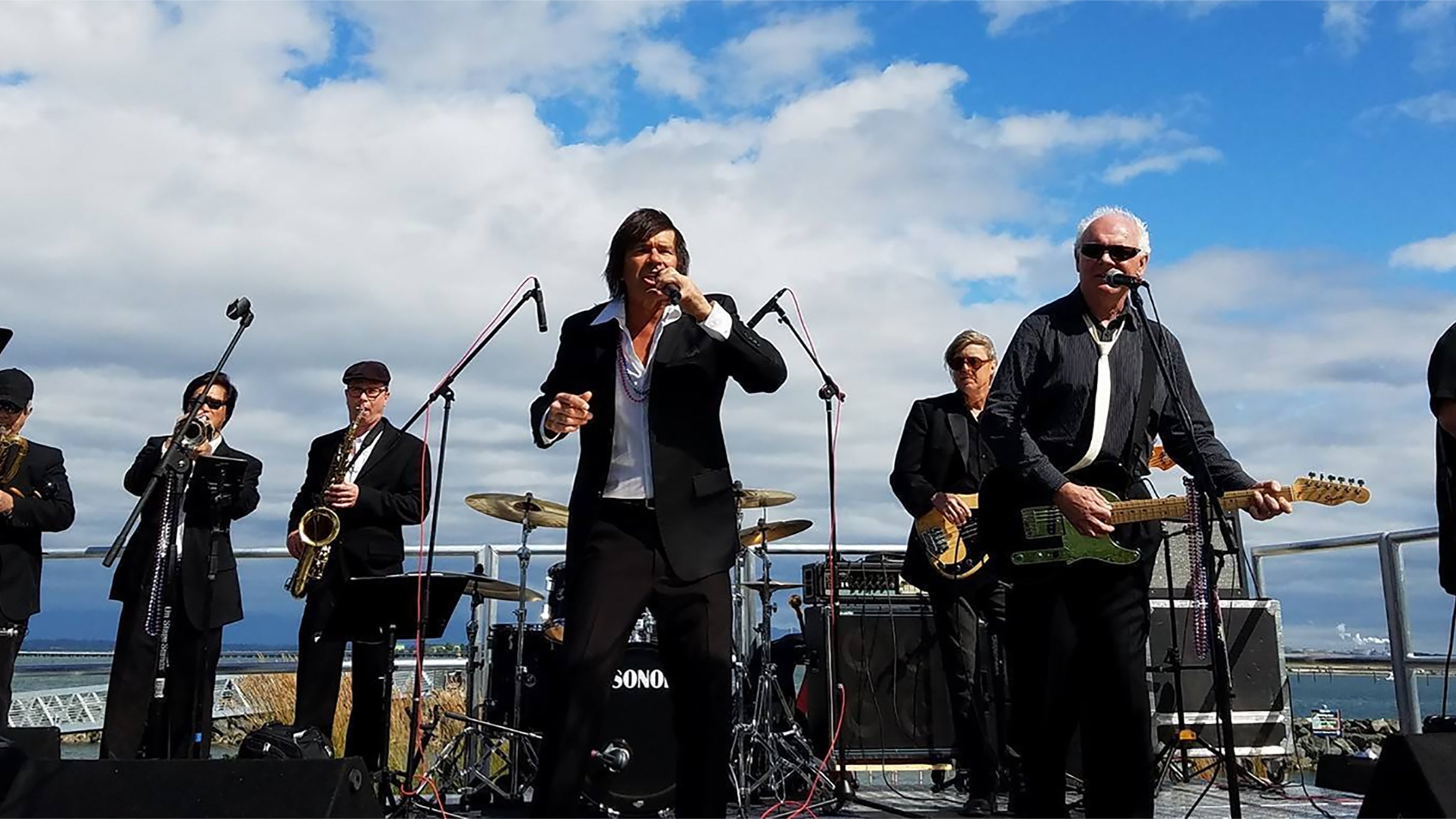 Cherry Cherry – Neil Diamond Tribute at Suquamish Clearwater Beach Rock Music & Sports Lounge – Suquamish, WA