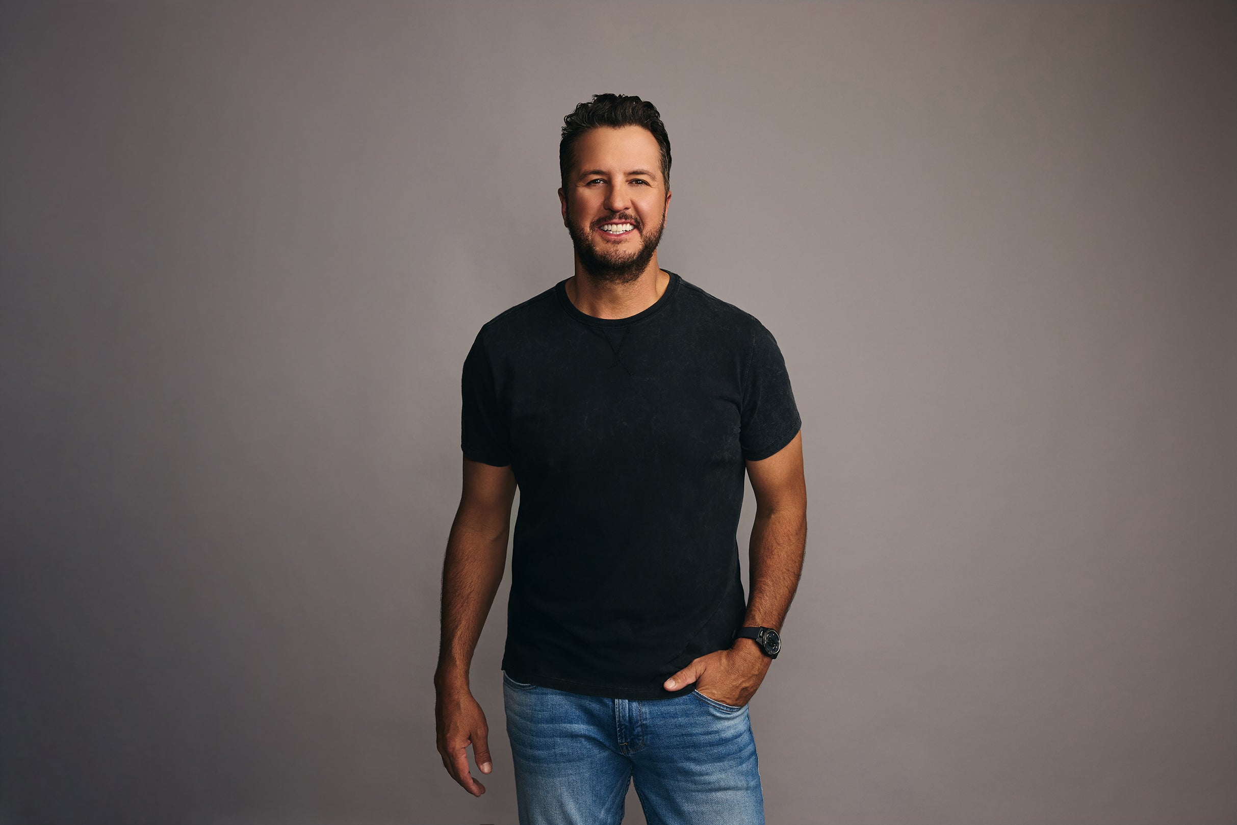 Luke Bryan at Owens Mountain Parkway/168 Triangle – Clovis, CA
