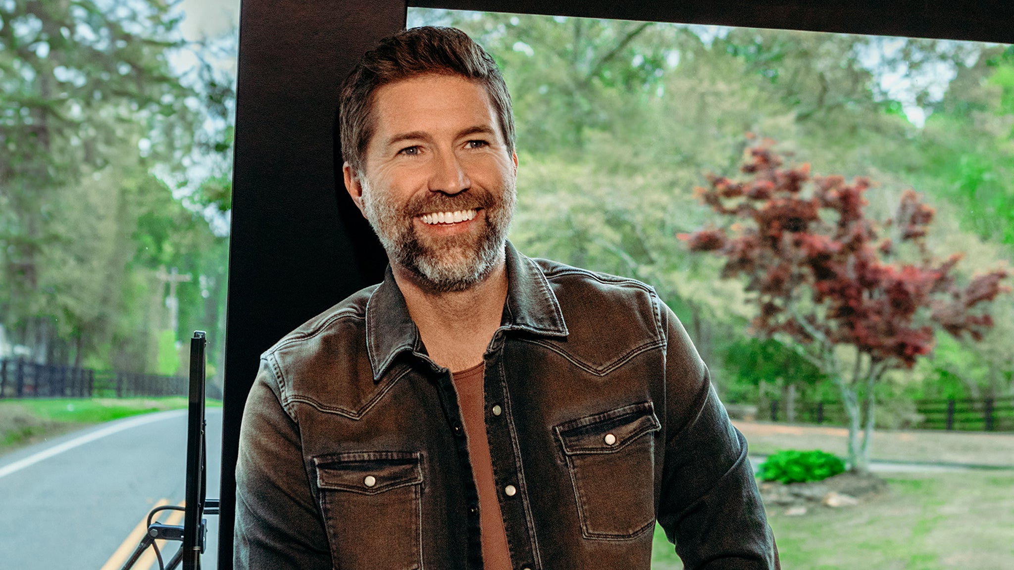 Josh Turner at Paramount Theatre – Cedar Rapids – Cedar Rapids, IA